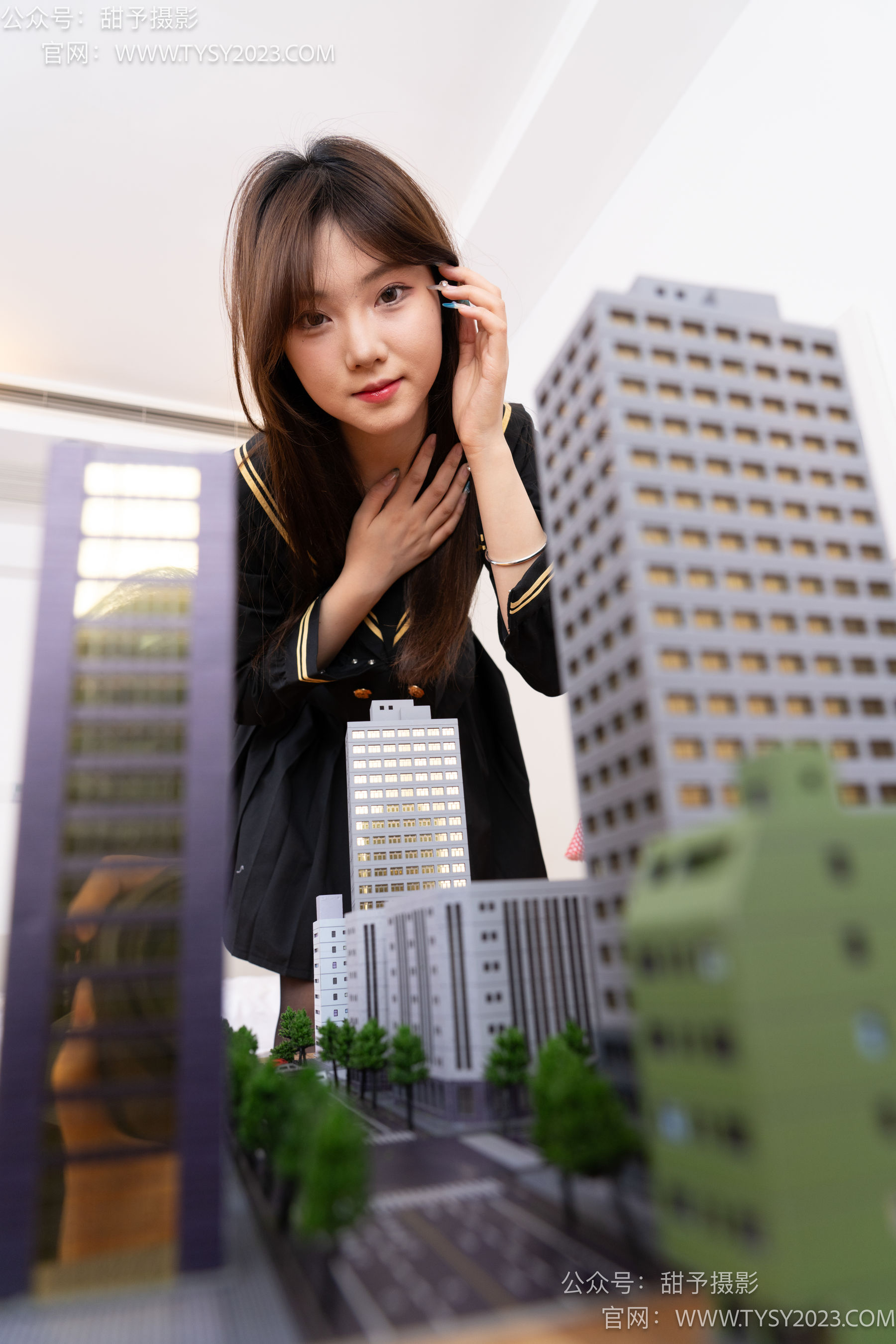 甜予摄影 No.077 璇璇 -JK制服、凉爽高跟鞋、嘿丝（脚尖透明款）、小人国剧情 - 图片04