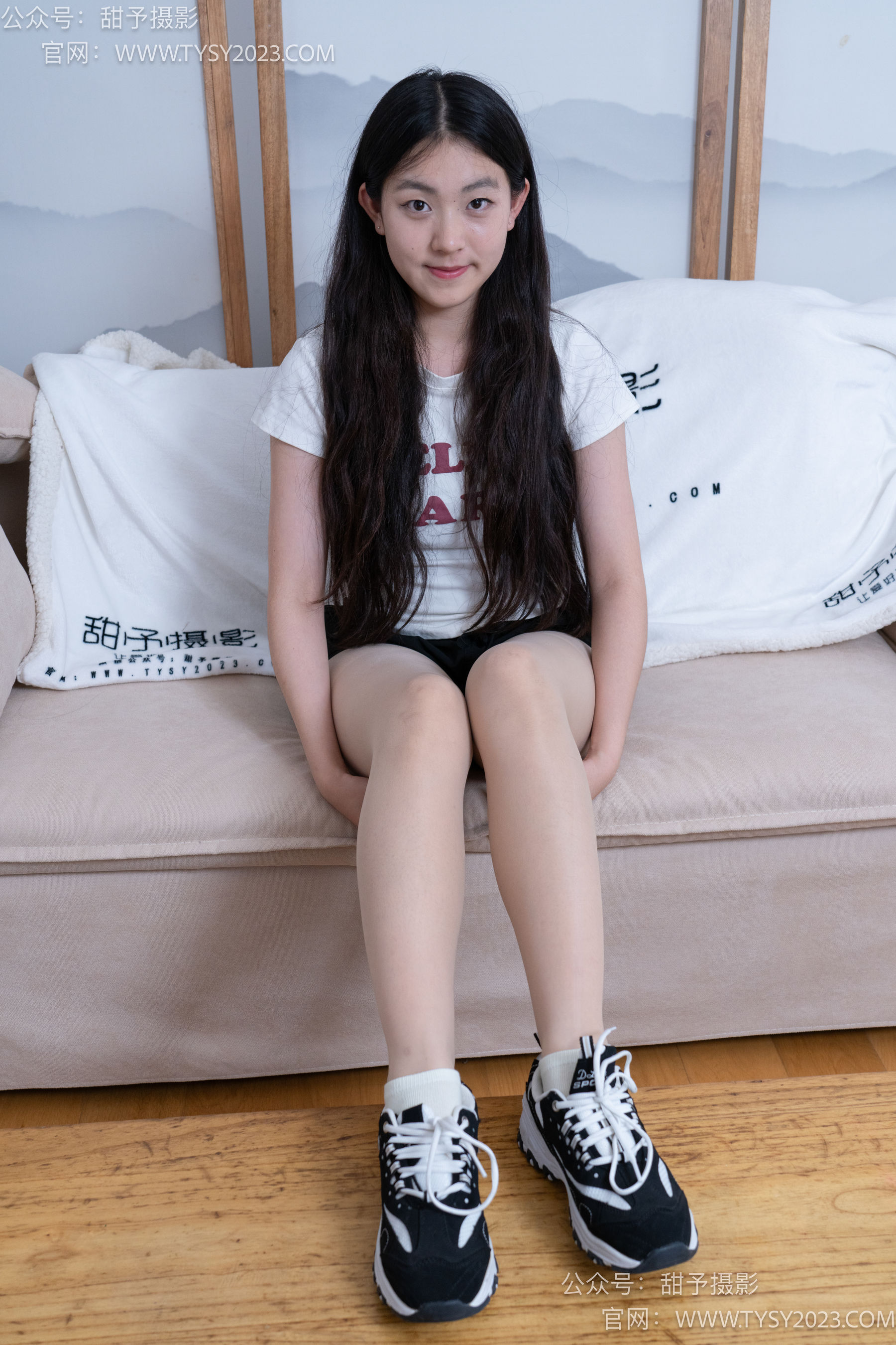 甜予摄影 No.079 小云 -运动鞋、白棉袜、肉丝（脚尖加固款） - 图片01