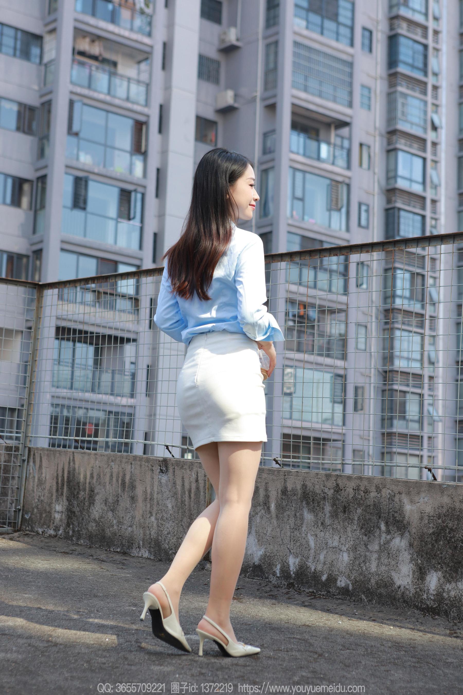IESS异思趣向 - 模特： 小婕 《白色短裙（下）》