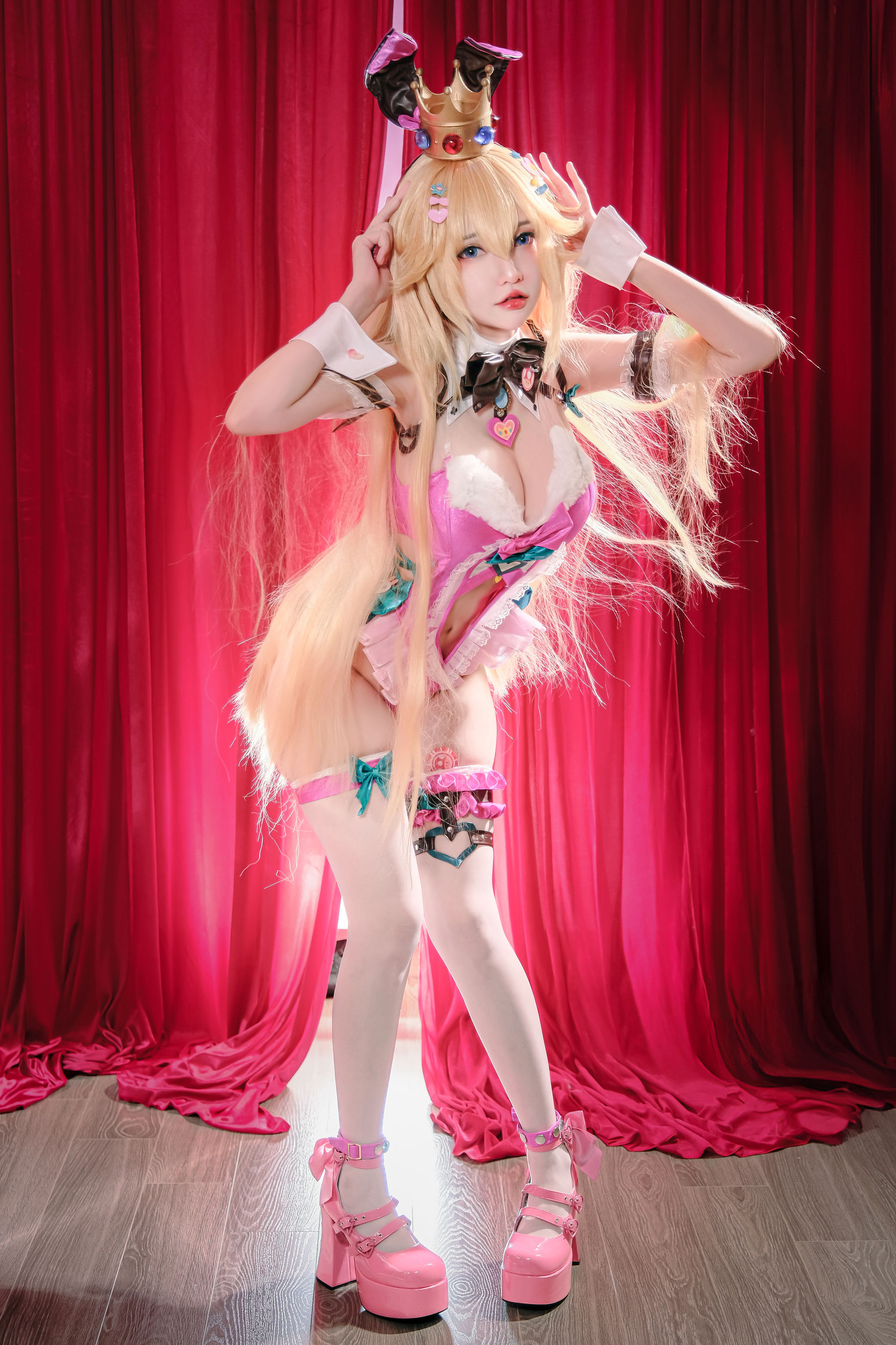 Coser小姐姐 Potato Godzilla - Peach Bunny Girl