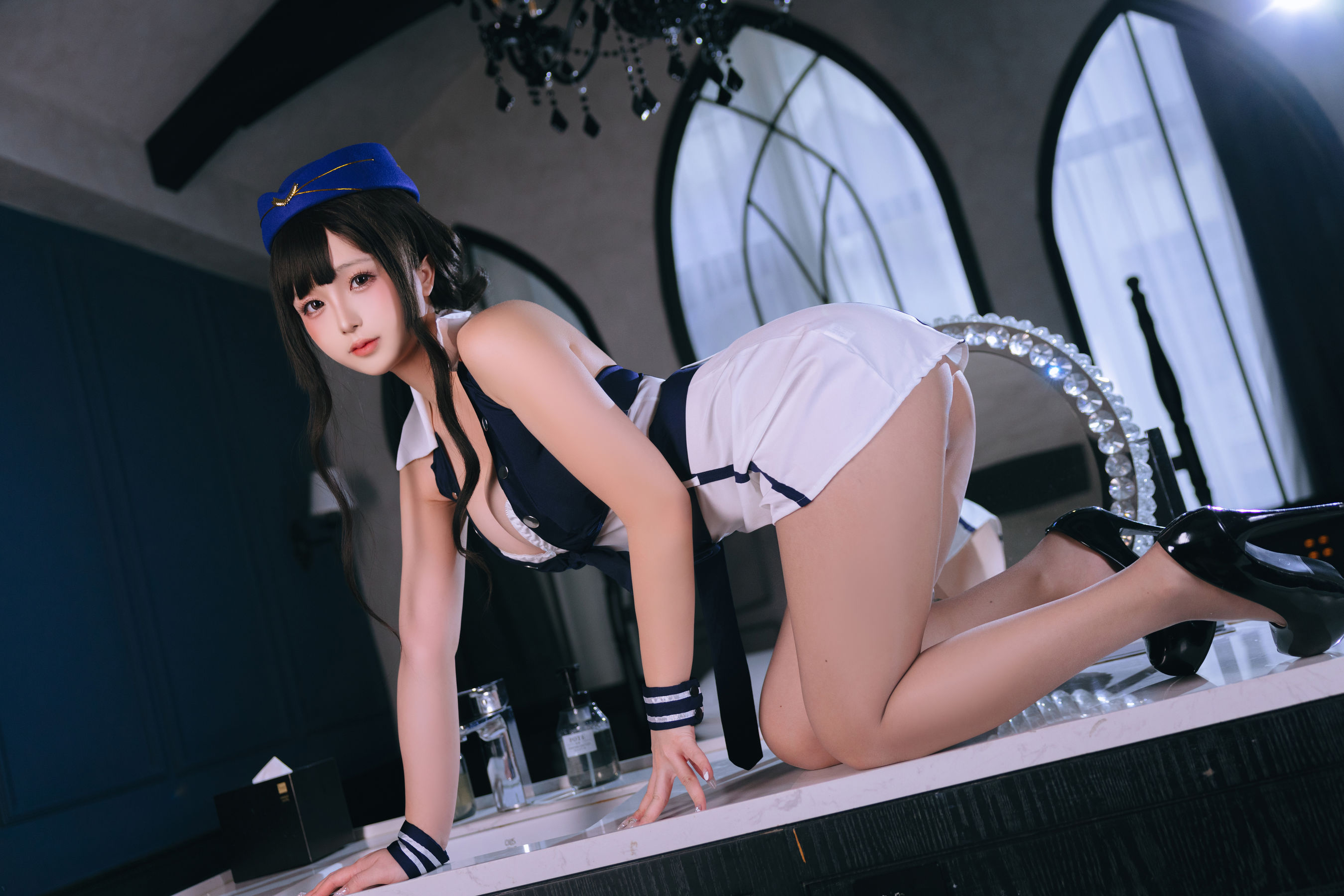 Cosplay 日奈娇 - 头等舱休息室