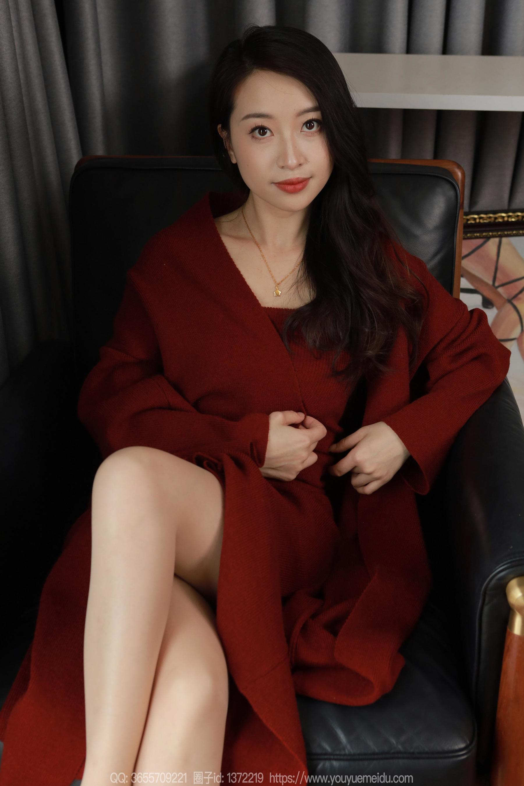 IESS异思趣向 - 模特： 小婕 《红色针织裙（下）》