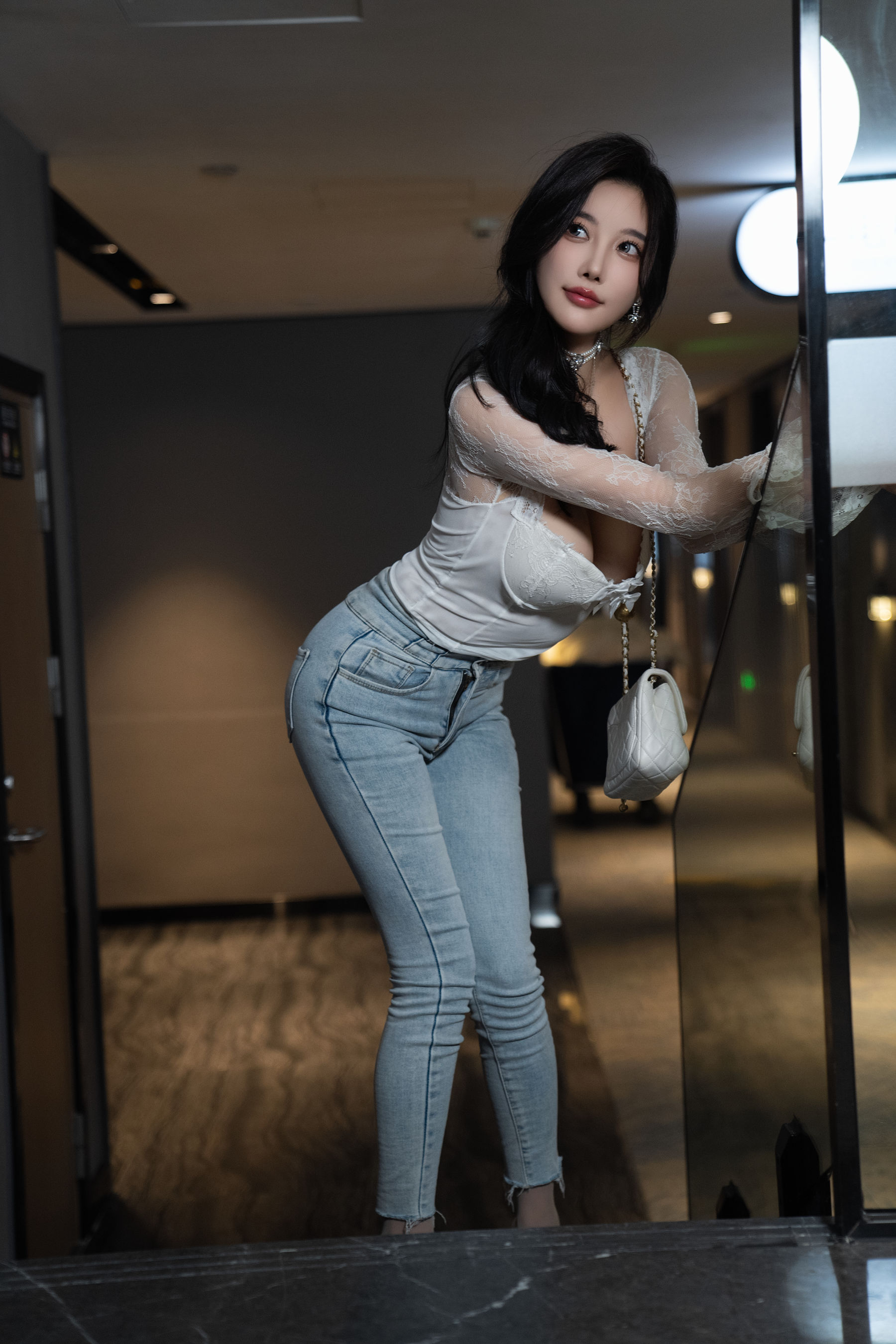 杨晨晨 - 简约牛仔裤