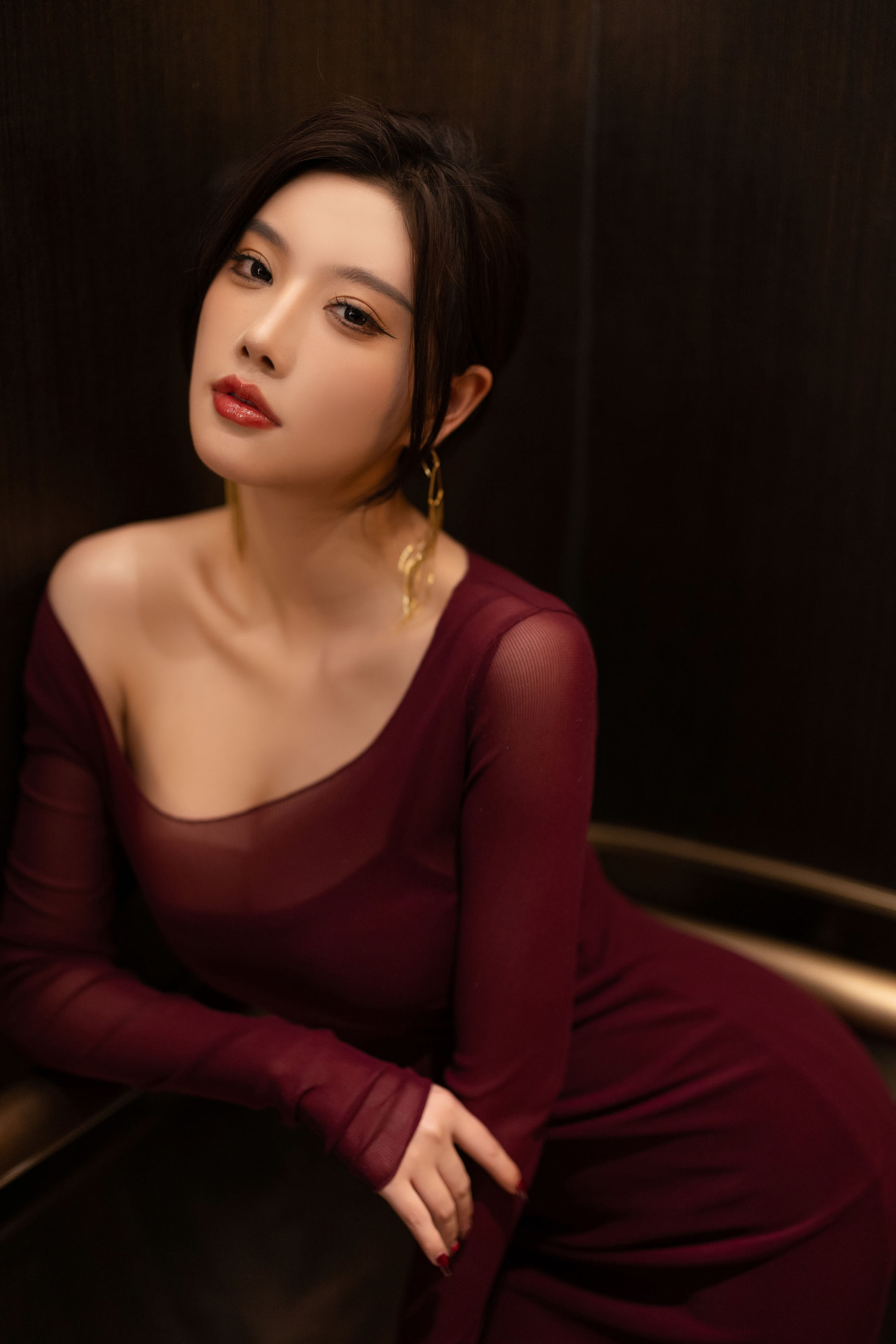 杨晨晨 - 紫色连衣短裙