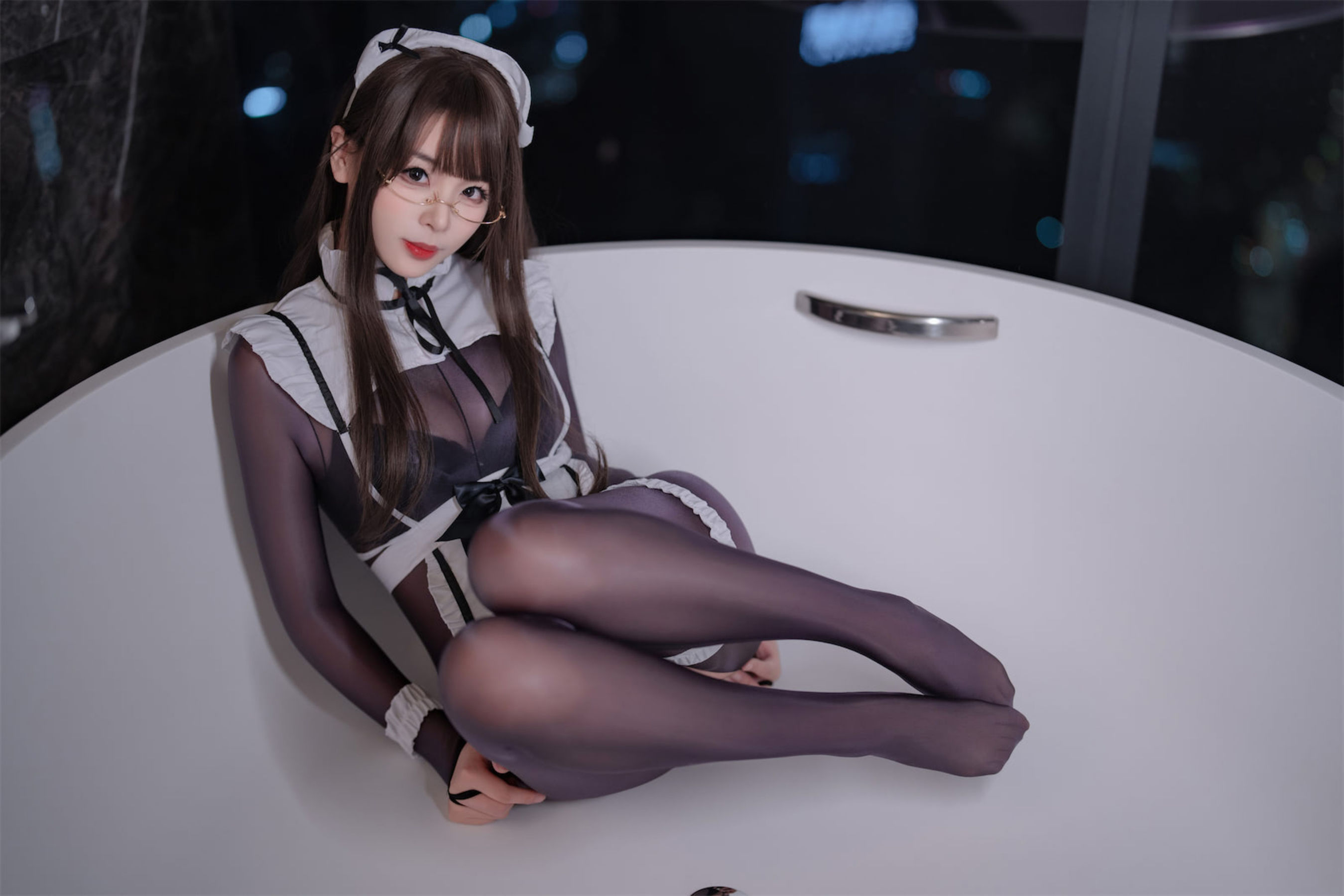轩萧学姐 - 连体丝女仆