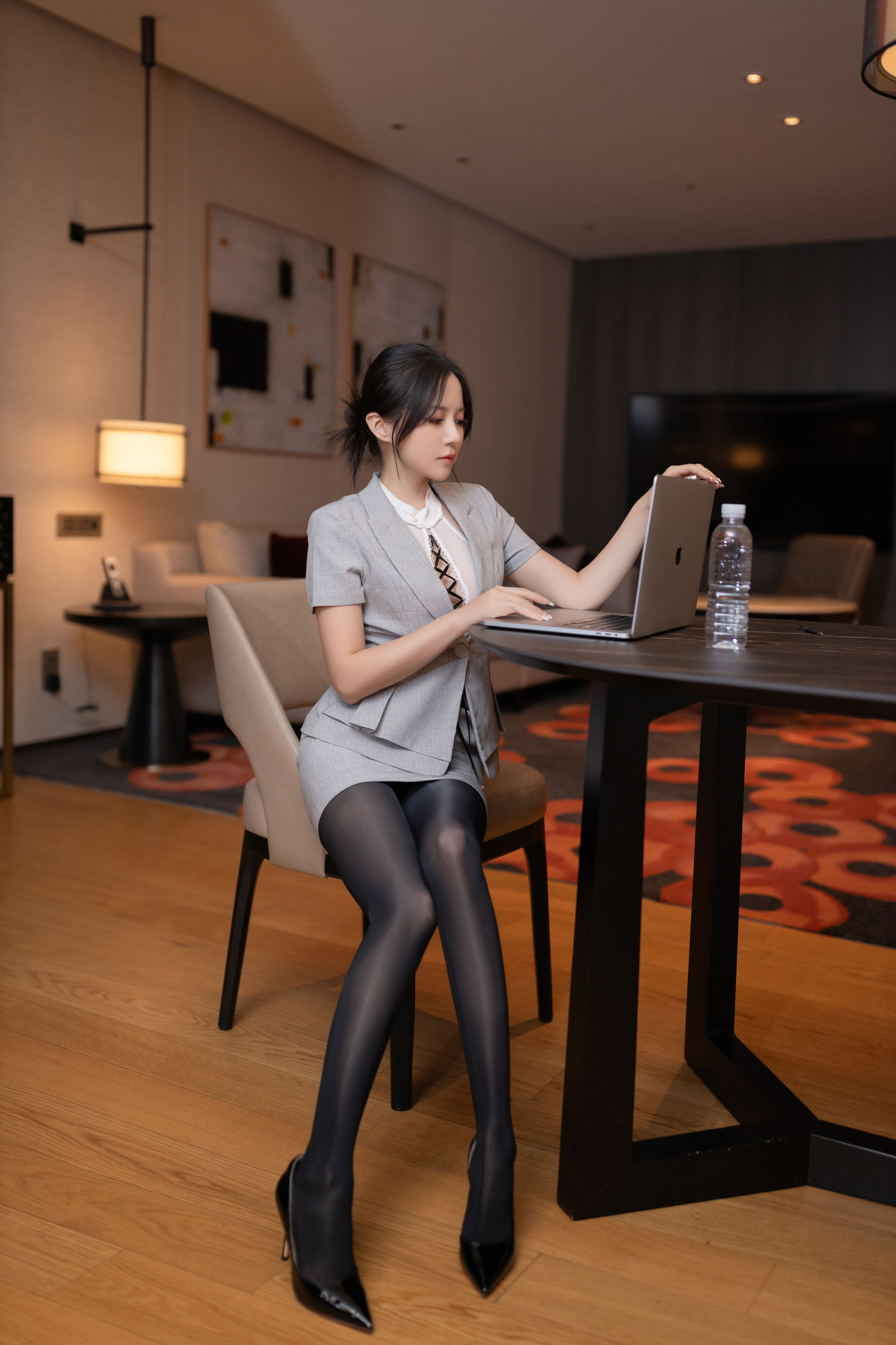 鱼子酱 他的监控电话写真