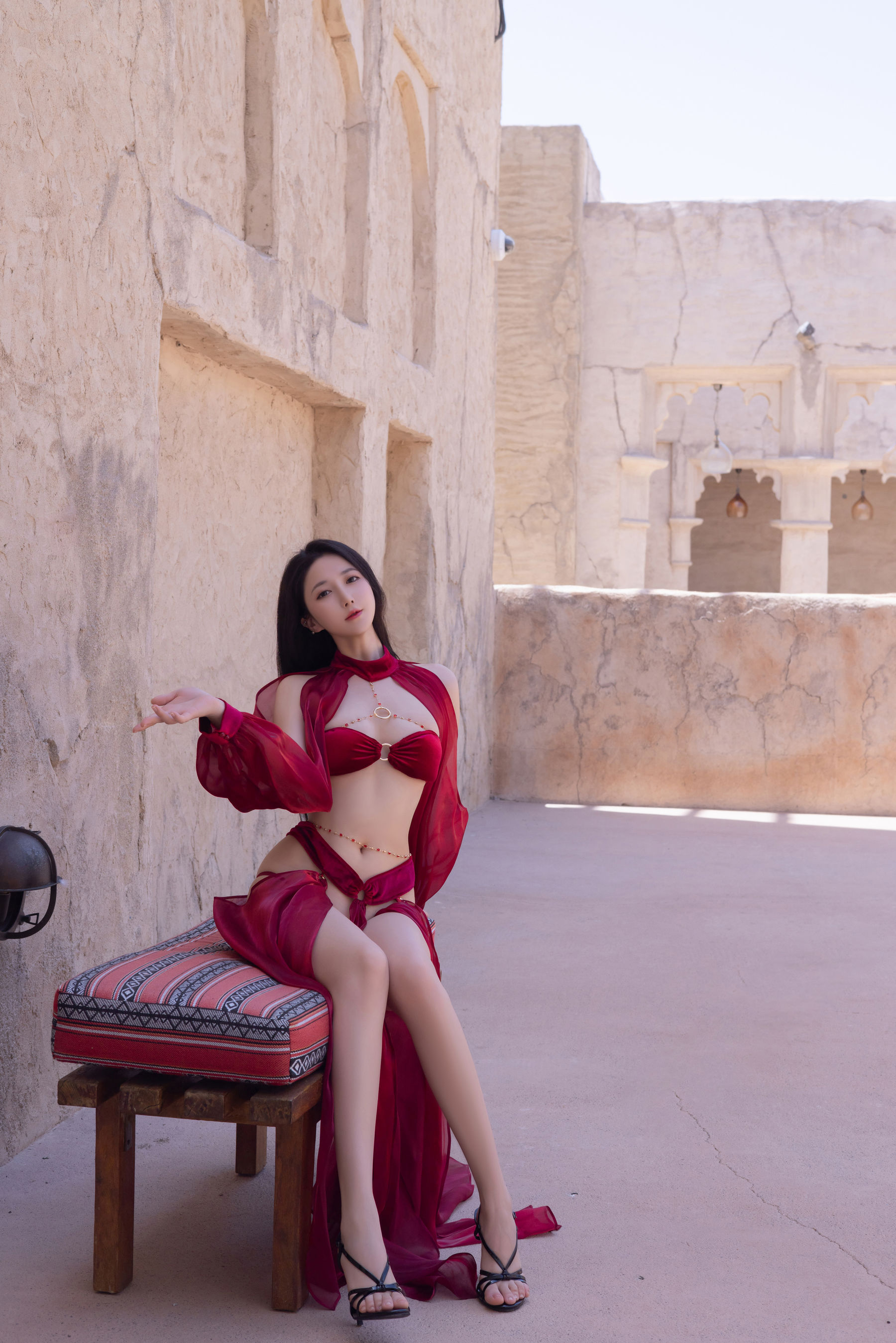 鱼子酱 惊红之舞写真
