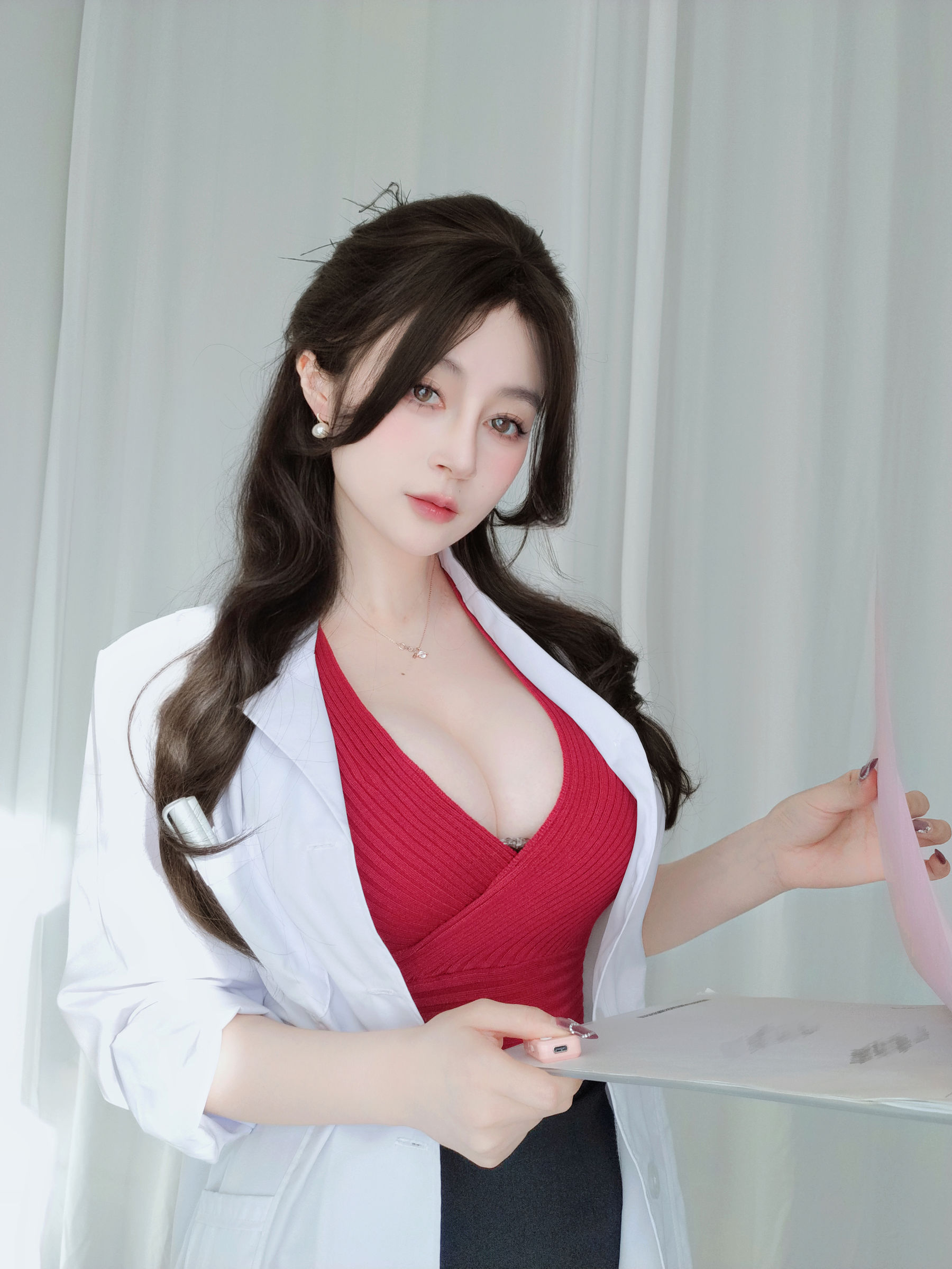 Coser小姐姐 白银 [fantia]  保健室の先生