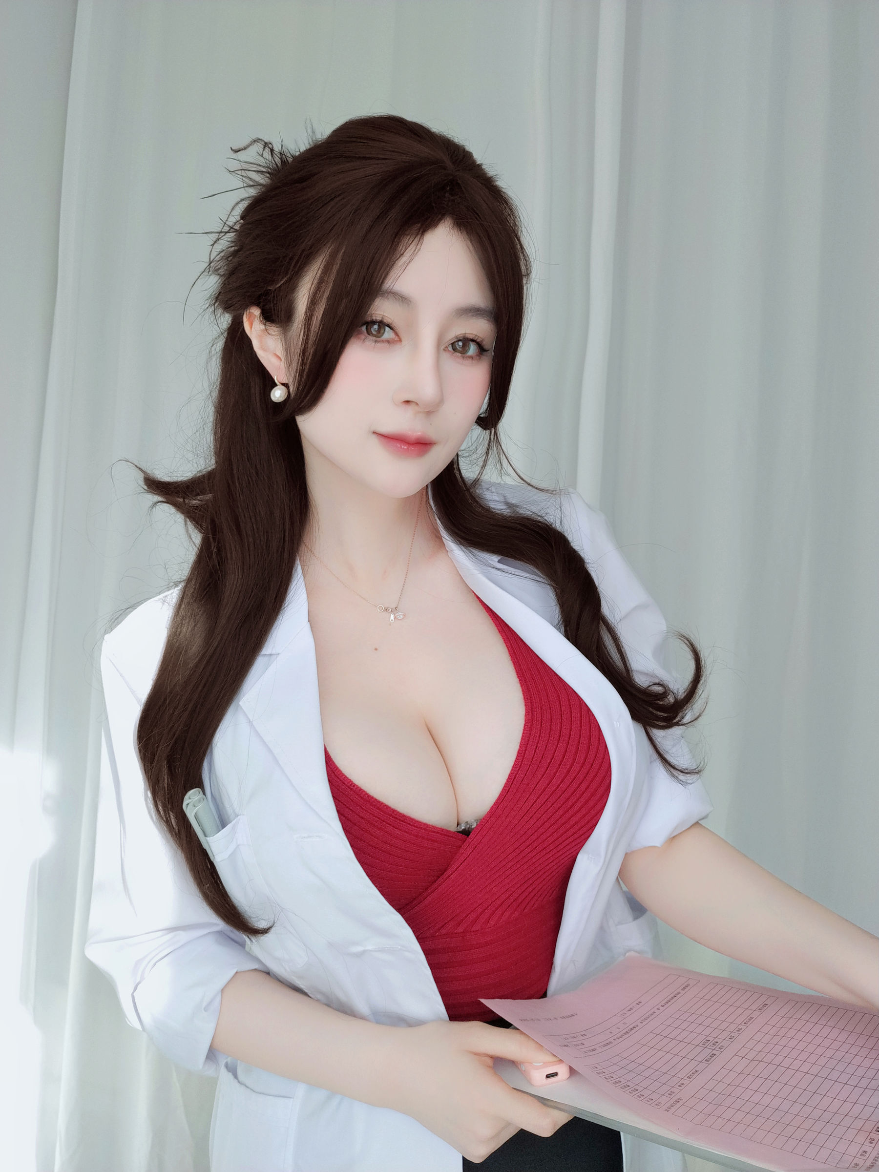 Coser小姐姐 白银 [fantia]  保健室の先生