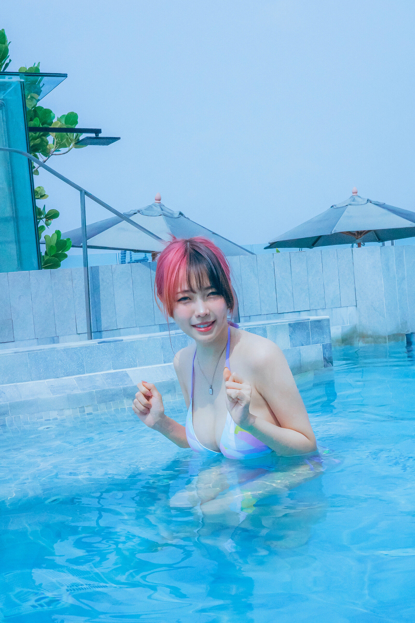Ely_eee (ElyEE子) - Poolside Relaxation