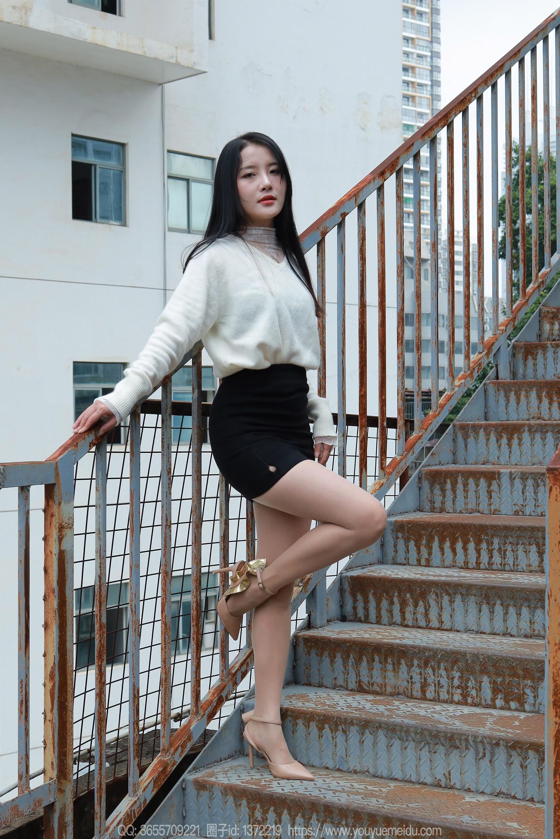 IESS异思趣向 - 模特： 婉萍 《酒杯美腿》