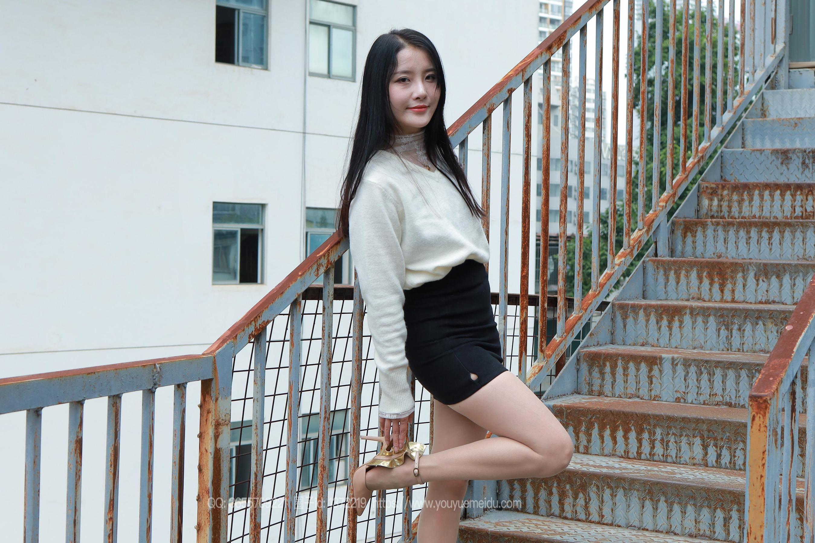 IESS异思趣向 - 模特： 婉萍 《酒杯美腿》