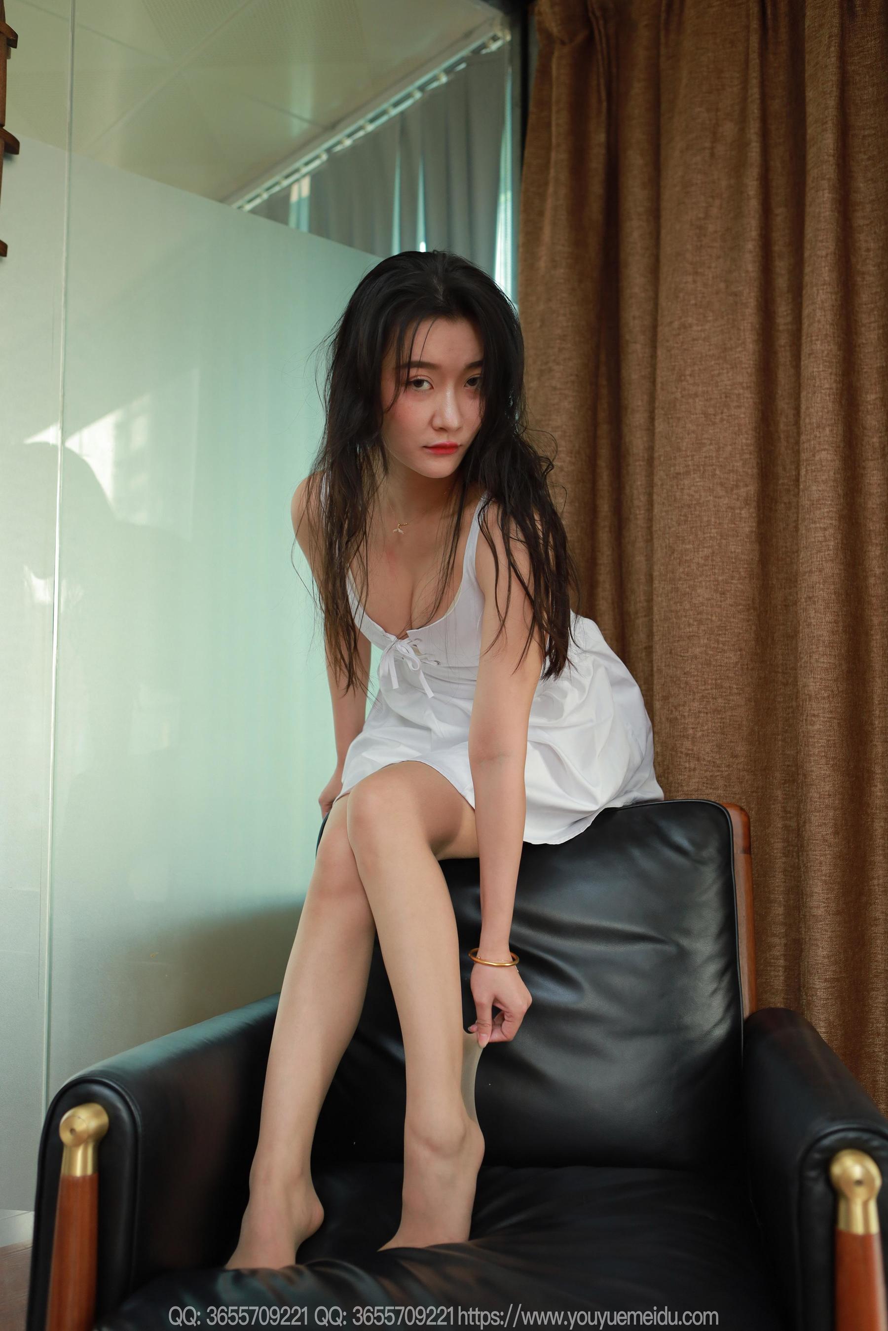 IESS异思趣向 - 模特： 秋秋 《低胸白色裙（上）》 - 图片08