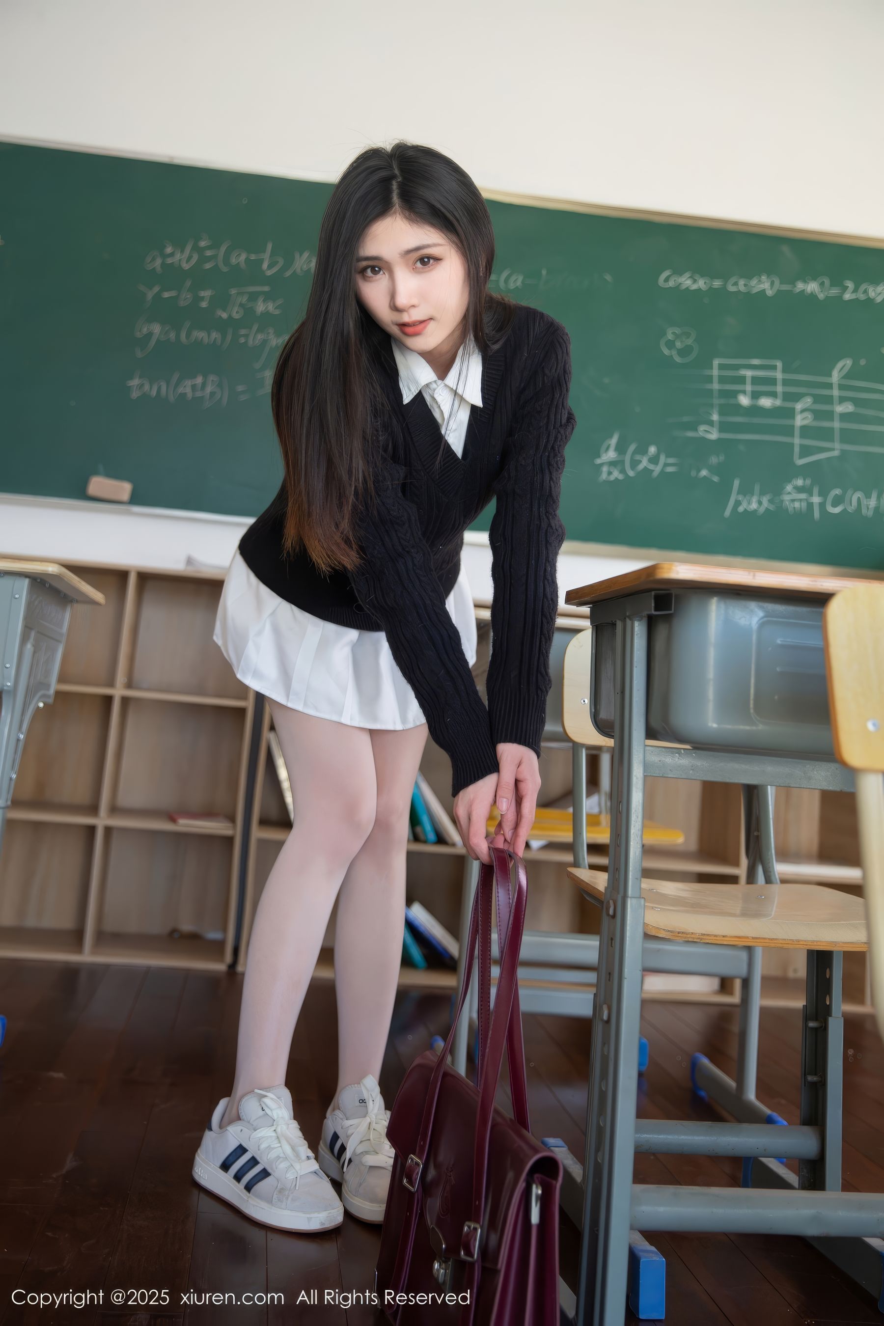 [秀人XiuRen] 2025.03.27 No.10078 刘婷婷 - 图片02