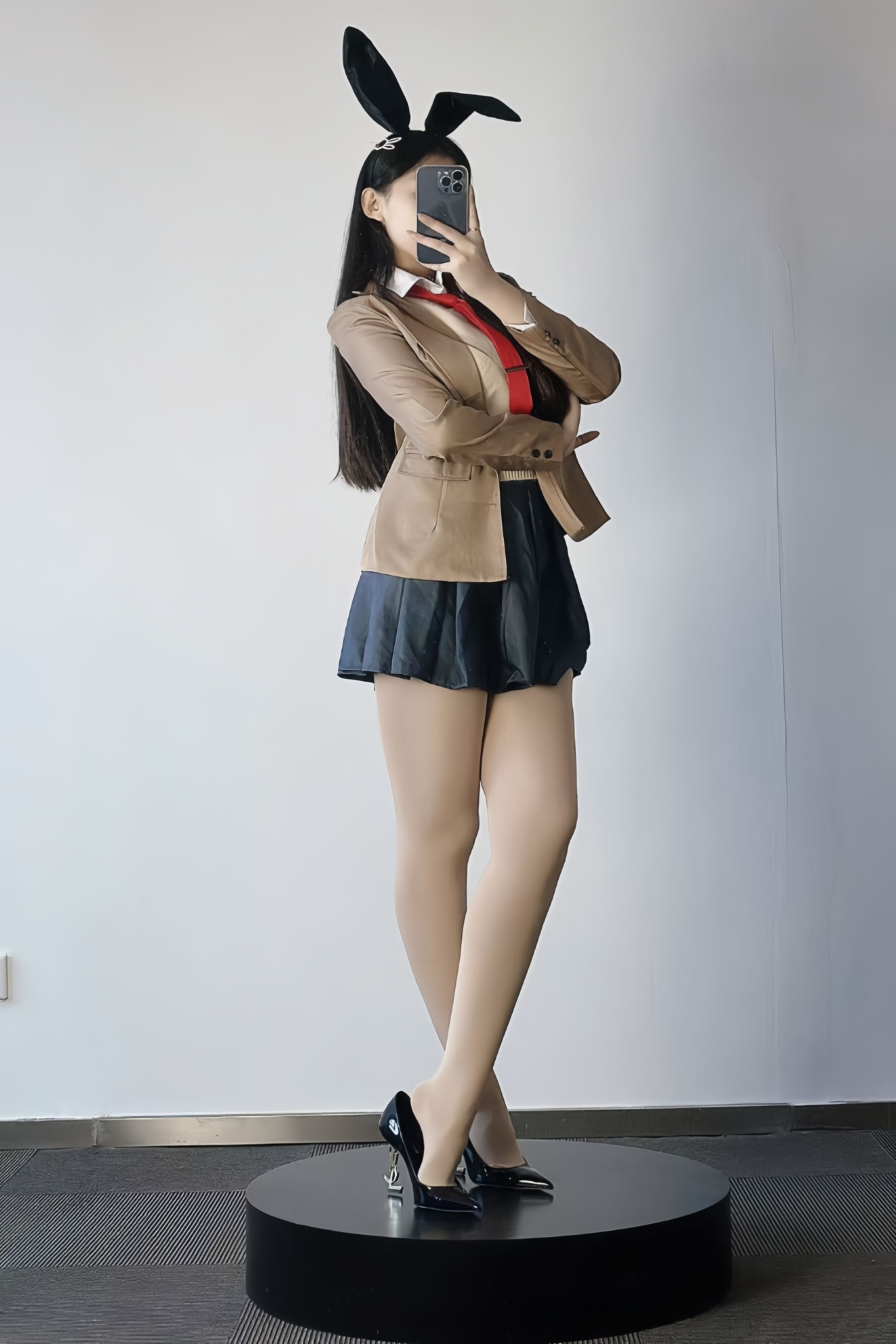 丝足美腿博主美邵女Baby - 兔女郎学姐性感肉丝 - 图片03