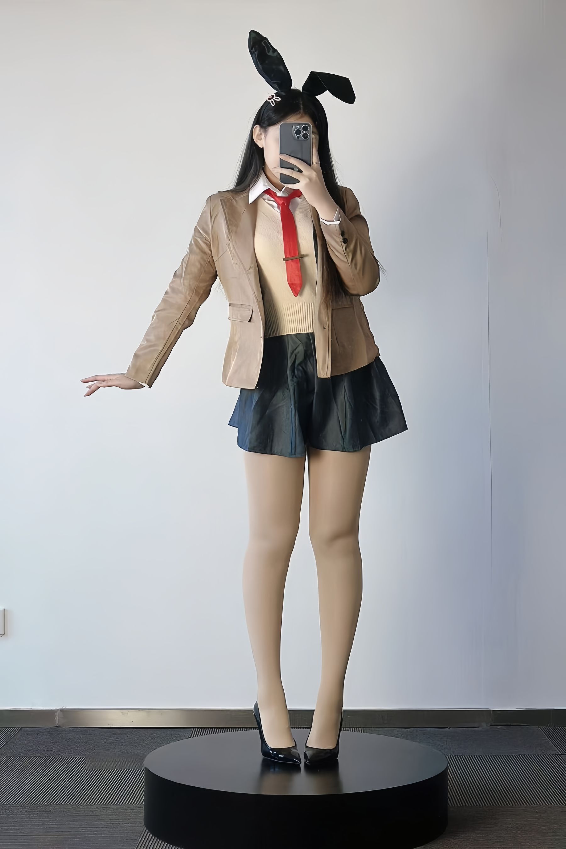丝足美腿博主美邵女Baby - 兔女郎学姐性感肉丝 - 图片04