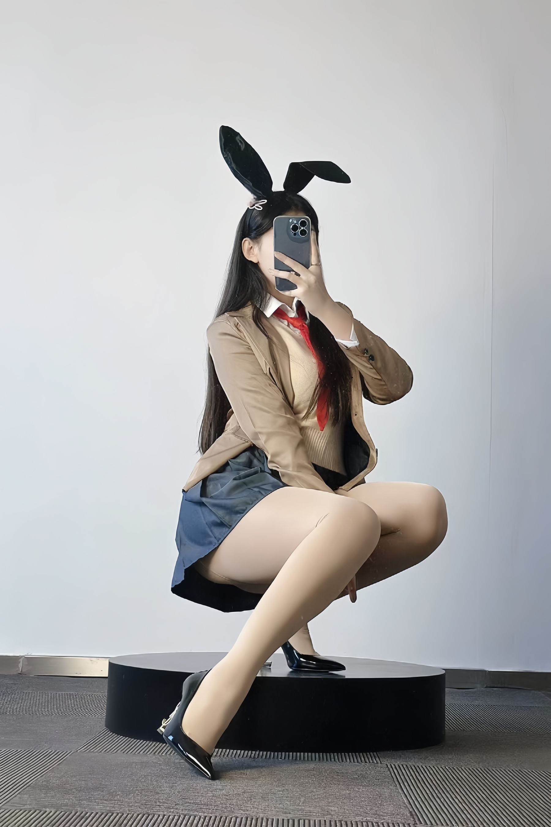 丝足美腿博主美邵女Baby - 兔女郎学姐性感肉丝 - 图片05