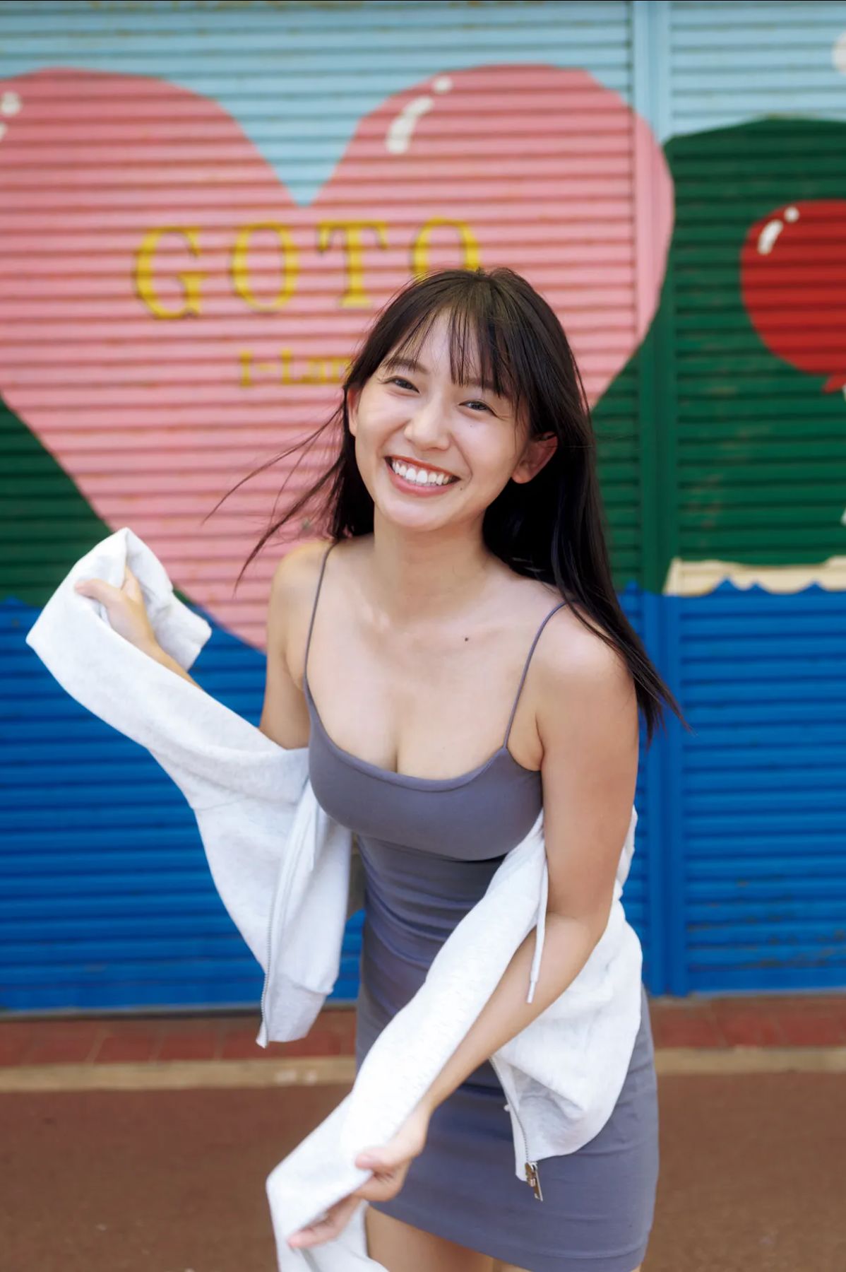 志田音々 - 優雅な挑発