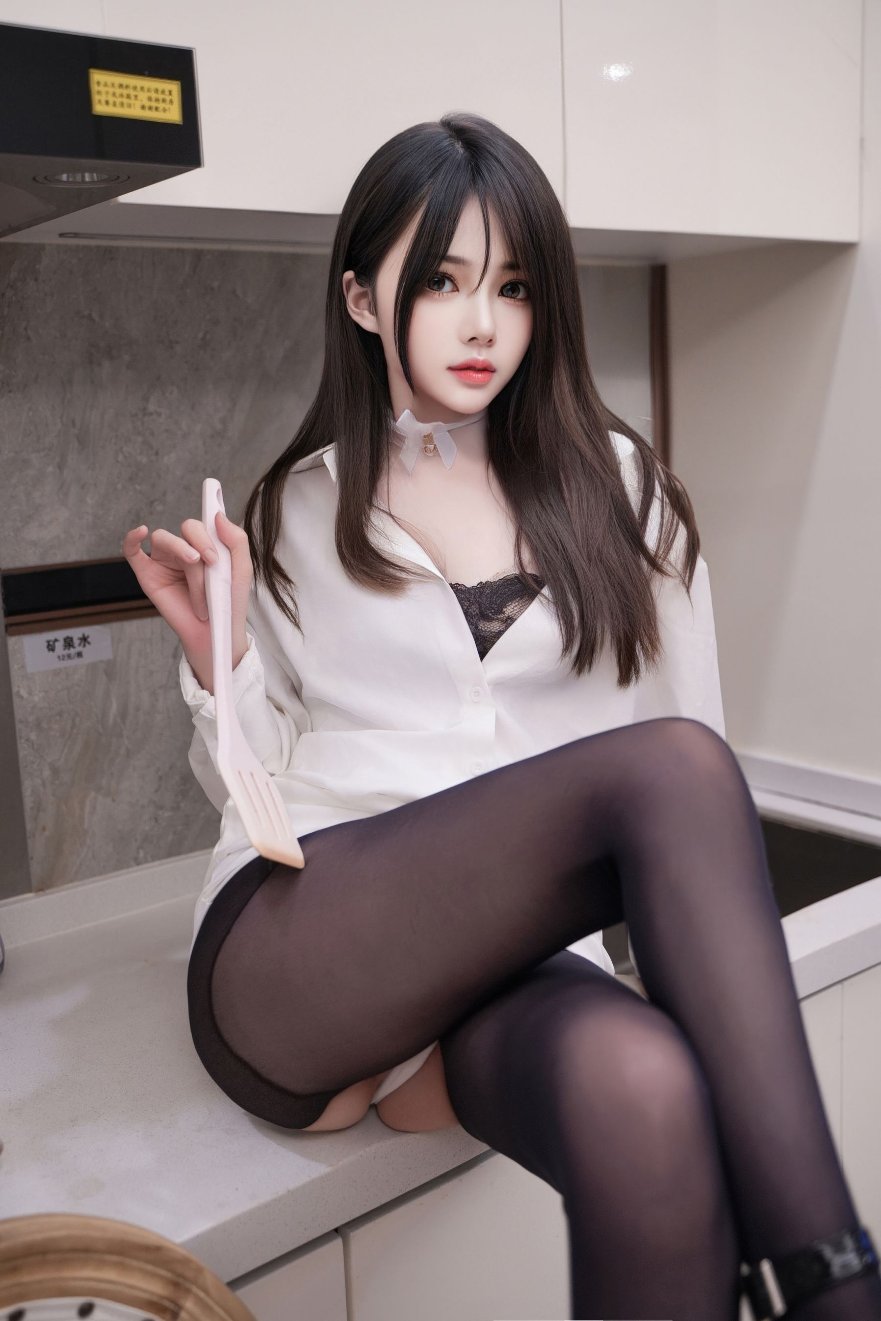 林月月 - 白衣黑丝