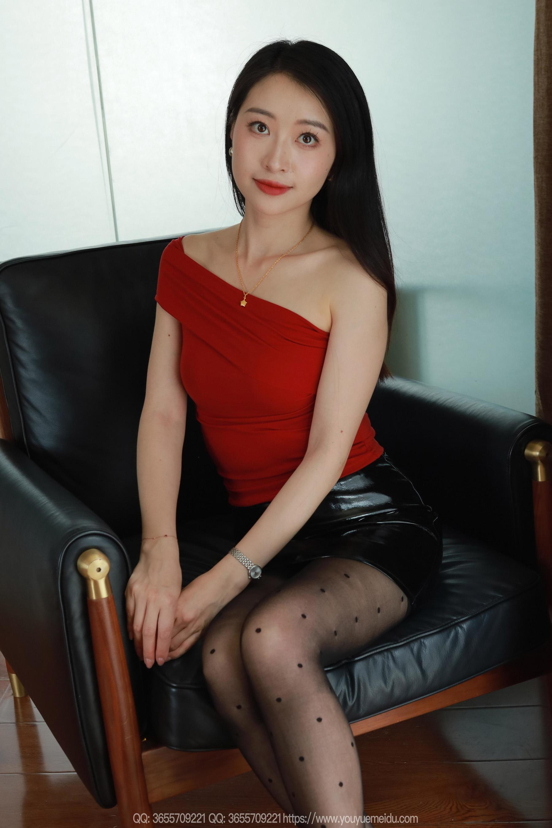 IESS异思趣向 - 模特： 小婕 《红衣皮裙》