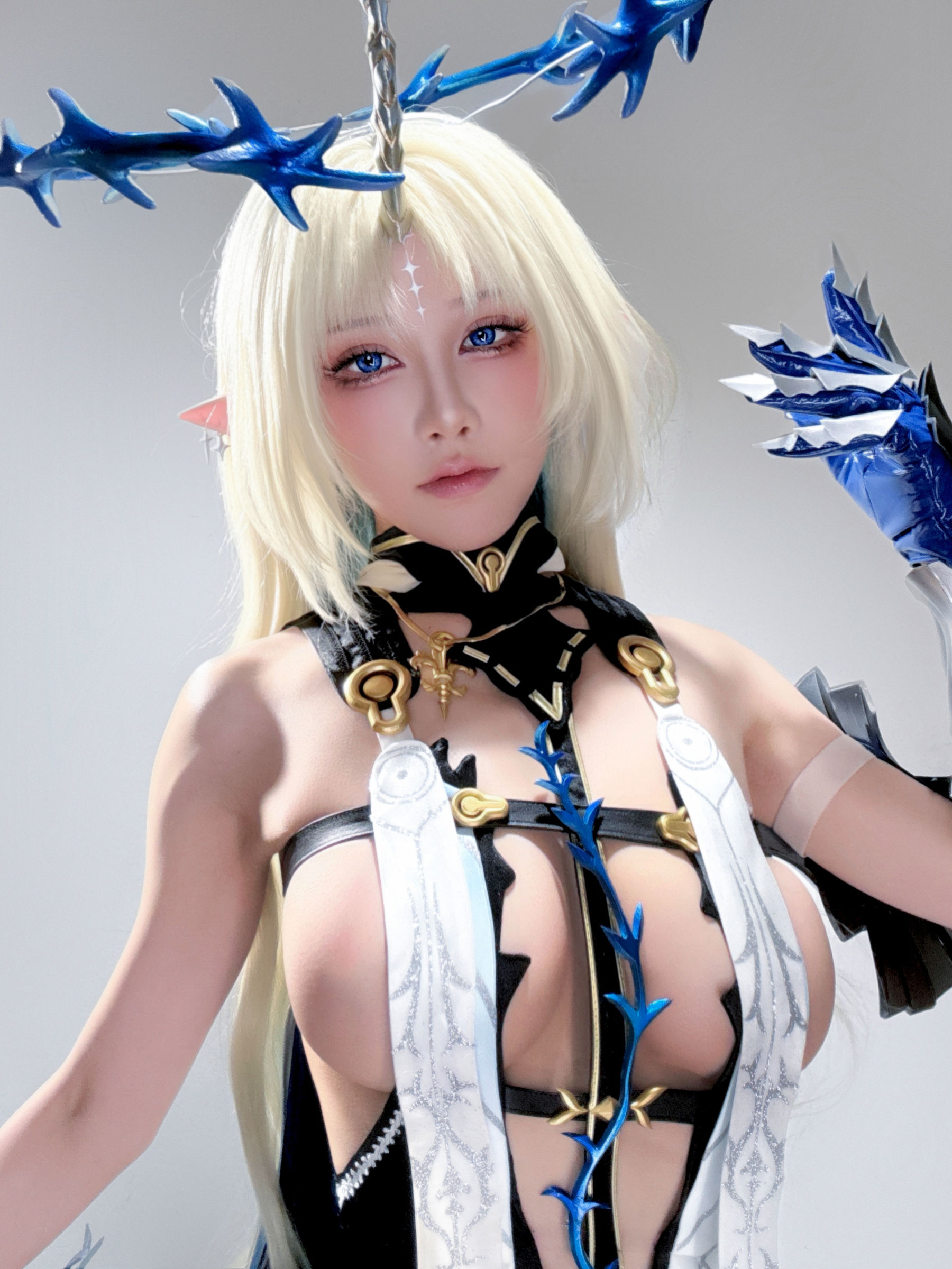 动漫博主水淼aqua - 芙露德莉斯 Fleurdelys 自拍 - 图片05