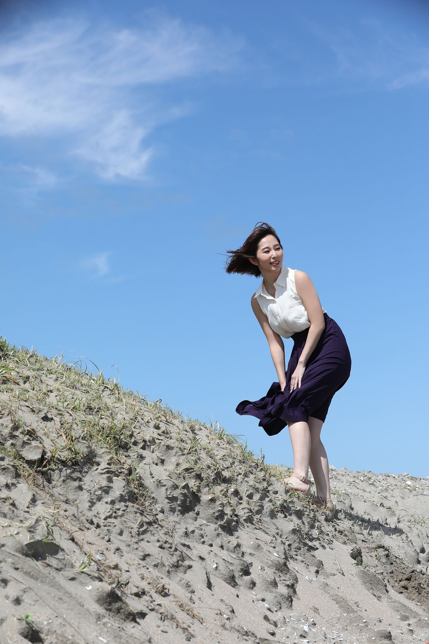 塩地美澄 - 日本一のフェロモン美女アナと官能トリップ - 图片02
