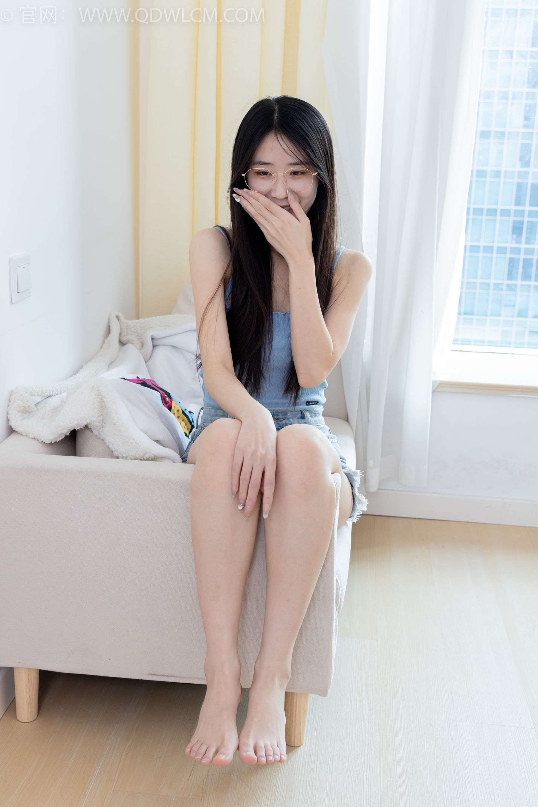 物恋传媒 No.2353 菜菜 - 木屐人字拖、薄黑丝、裸足 - 图片09