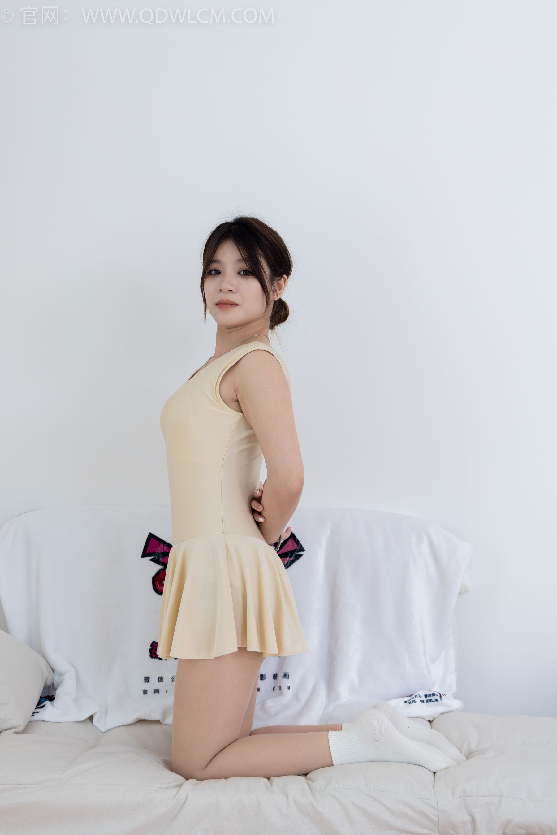 物恋传媒 No.2358 闪闪 - 舞蹈服、舞蹈鞋、白棉袜、厚白丝、厚灰丝、薄肉丝 - 图片08