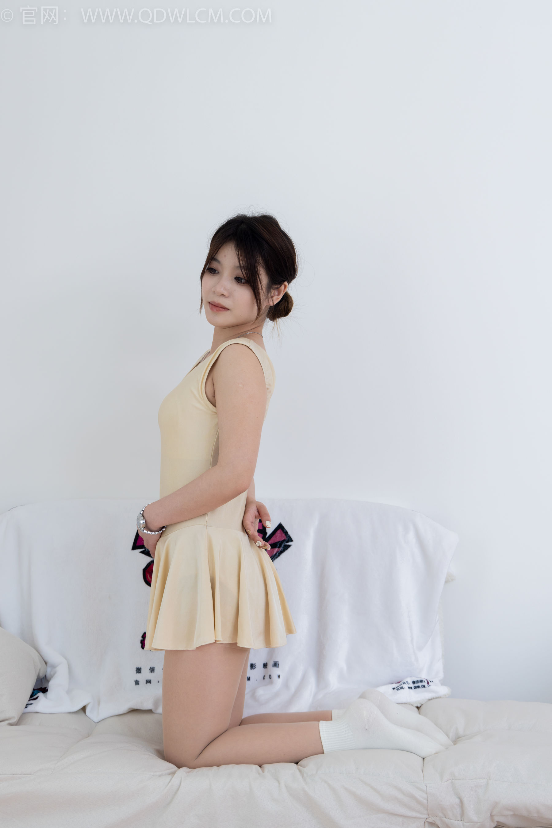物恋传媒 No.2358 闪闪 - 舞蹈服、舞蹈鞋、白棉袜、厚白丝、厚灰丝、薄肉丝 - 图片09