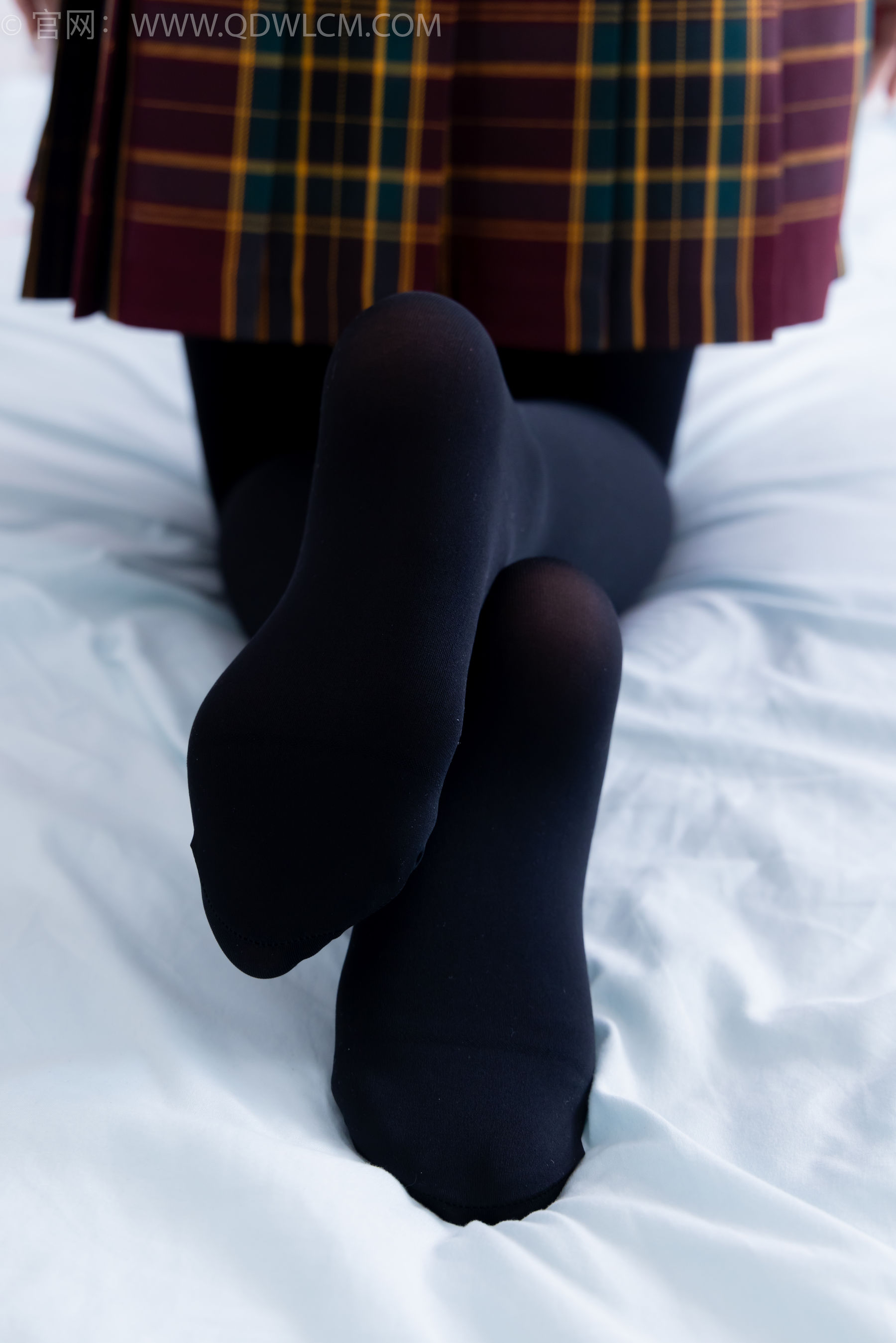 物恋传媒 No.2367 嘟嘟 - 皮鞋、厚黑丝、jk制服