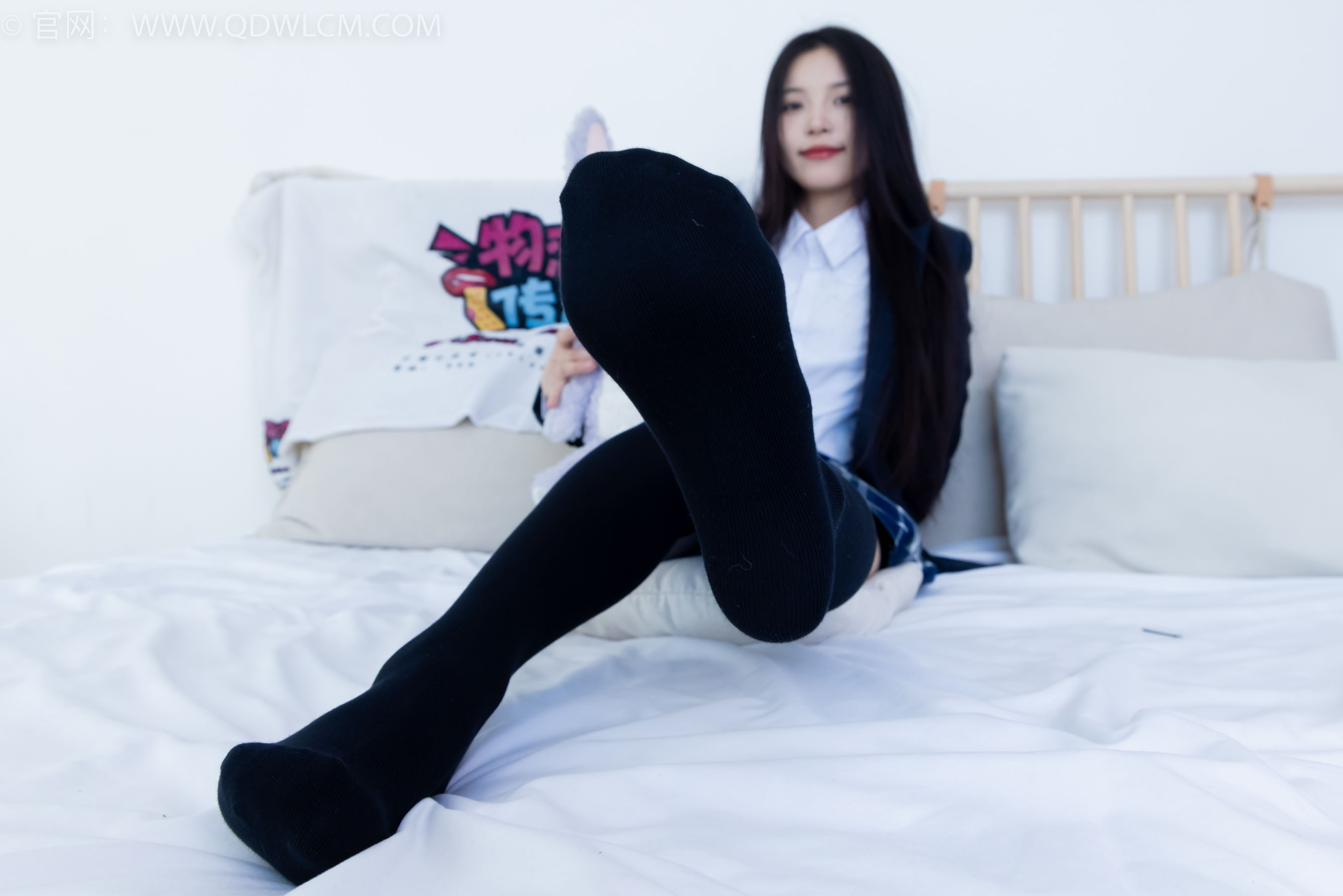 物恋传媒 No.2371 茯苓 - JK制服、皮鞋、拼接过膝袜