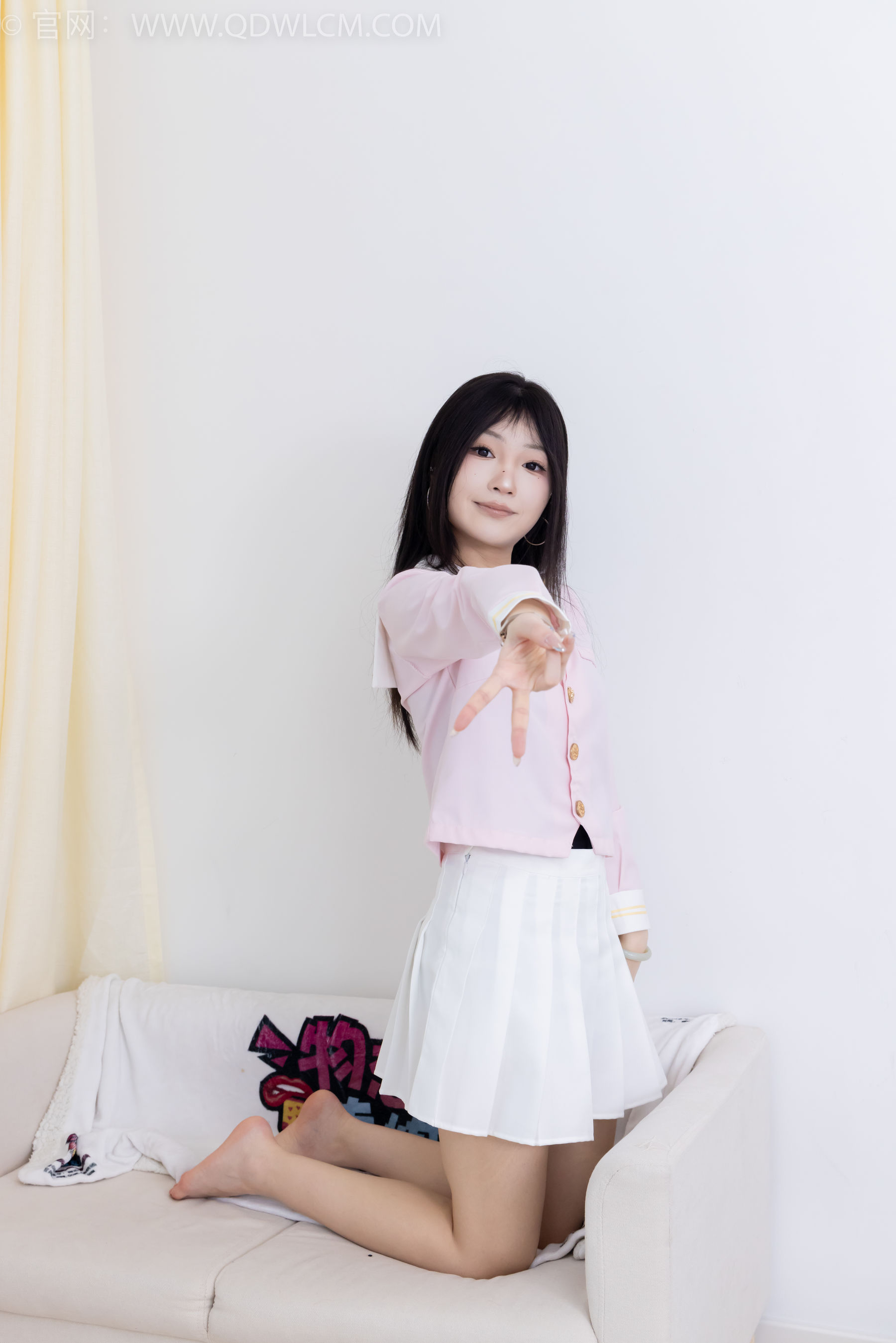 物恋传媒 No.2382 嘟嘟 - 平底凉鞋、白船袜、裸足、jk制服、裸足 - 图片06