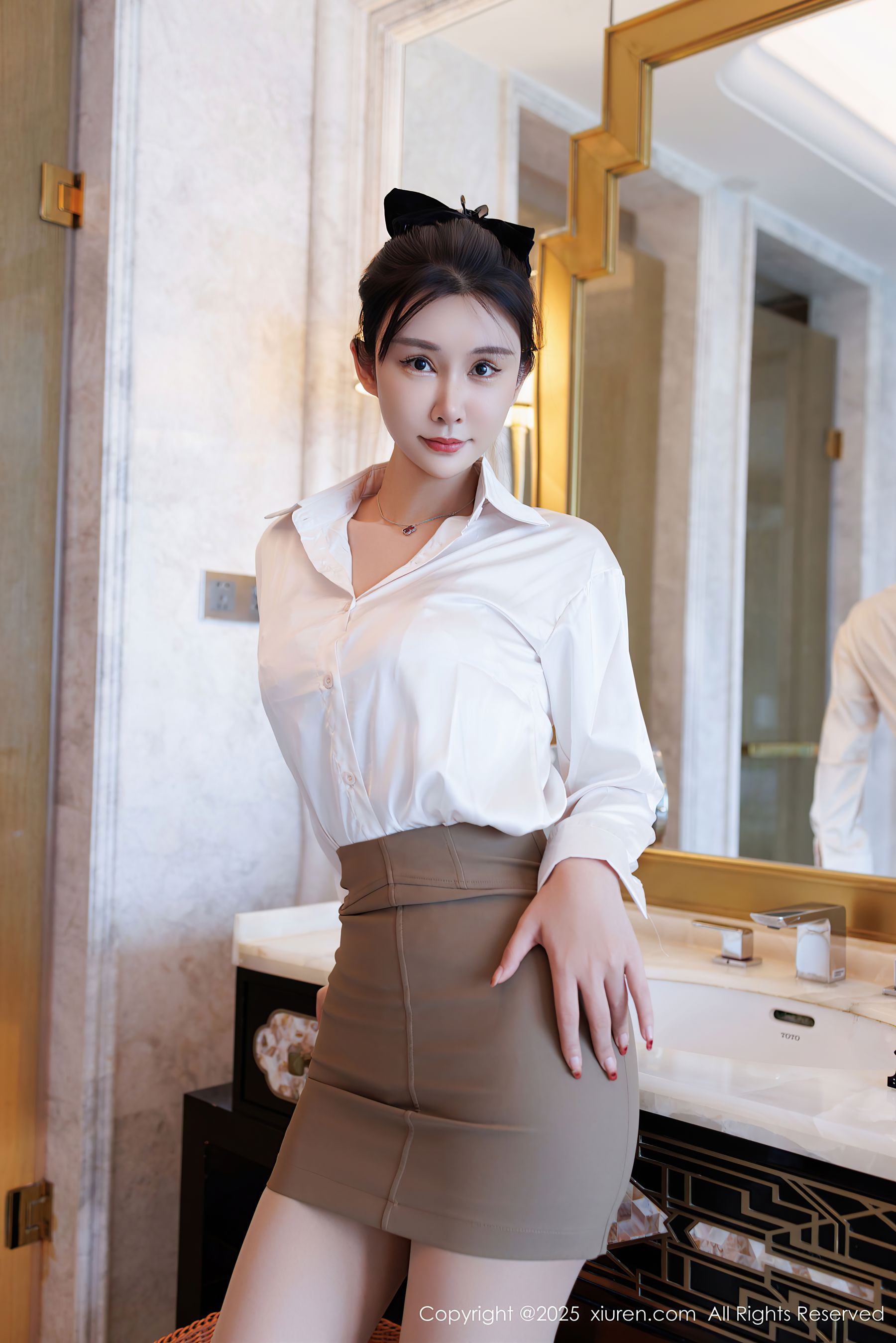 [秀人XiuRen] 2025.07.14 No.10543 艺艺yiyi - 图片02