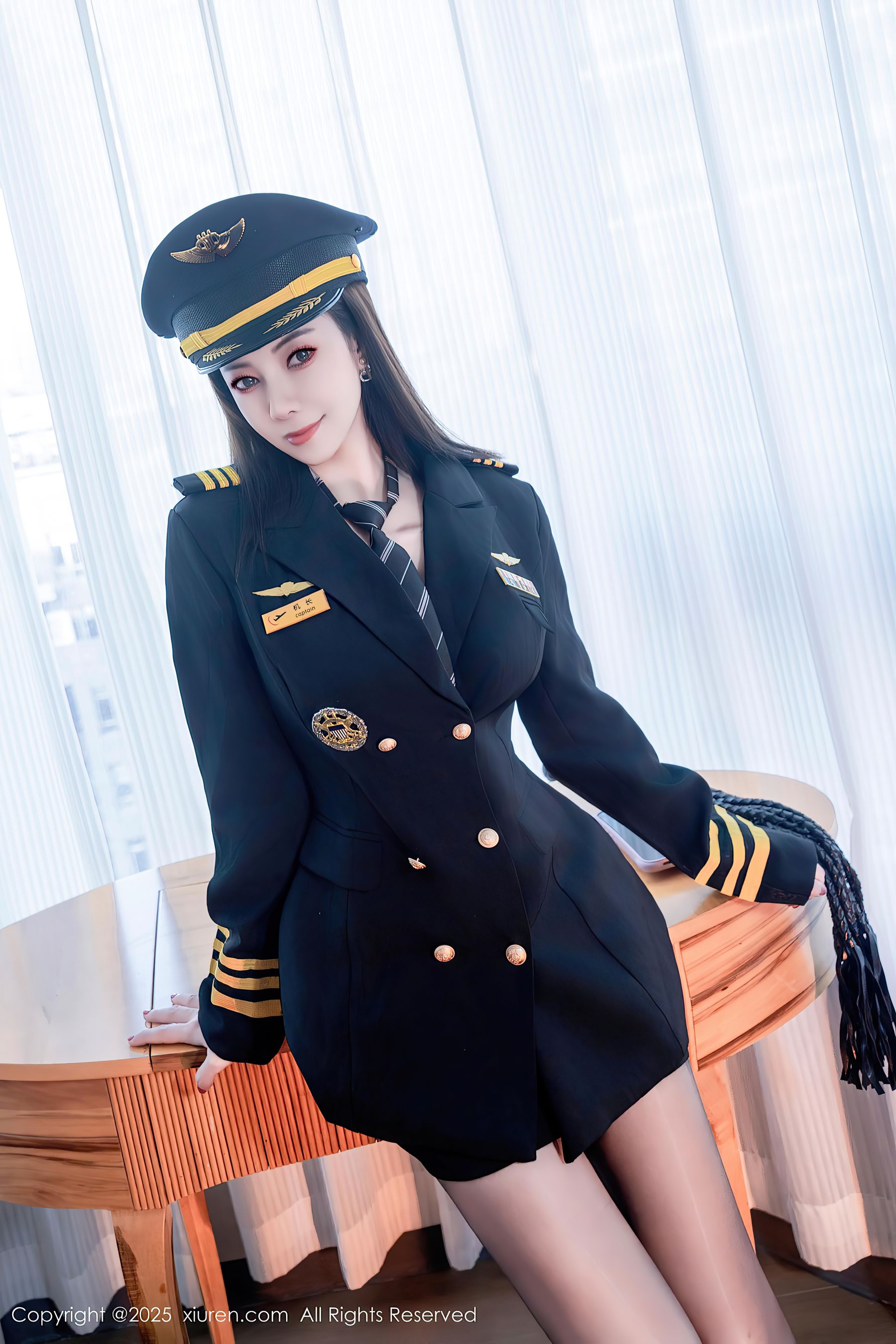 [秀人XiuRen] 2025.07.24 No.10580 果儿Victoria