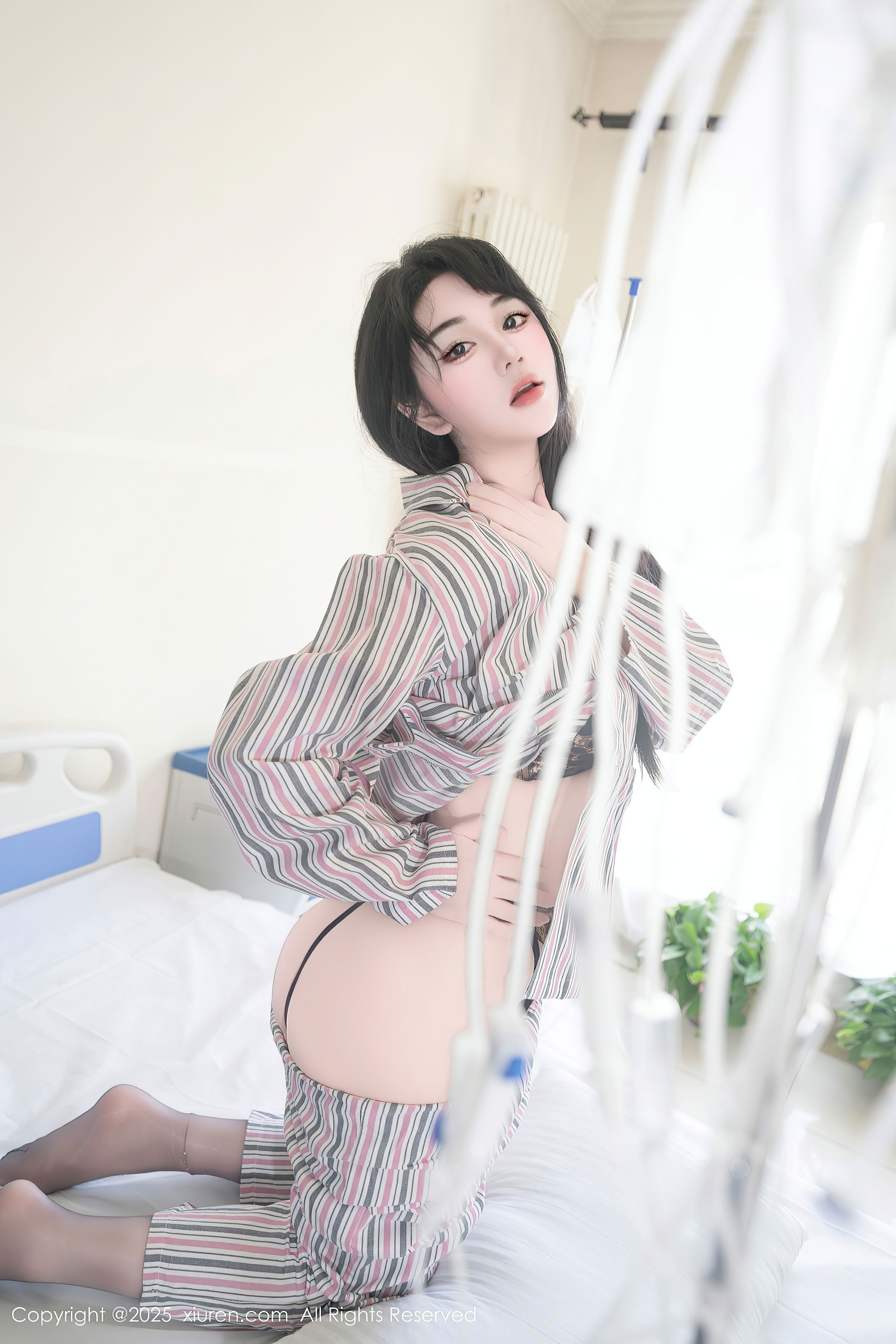[秀人XiuRen] 2025.08.14 No.10648 汐汐爱吃草莓 - 图片02