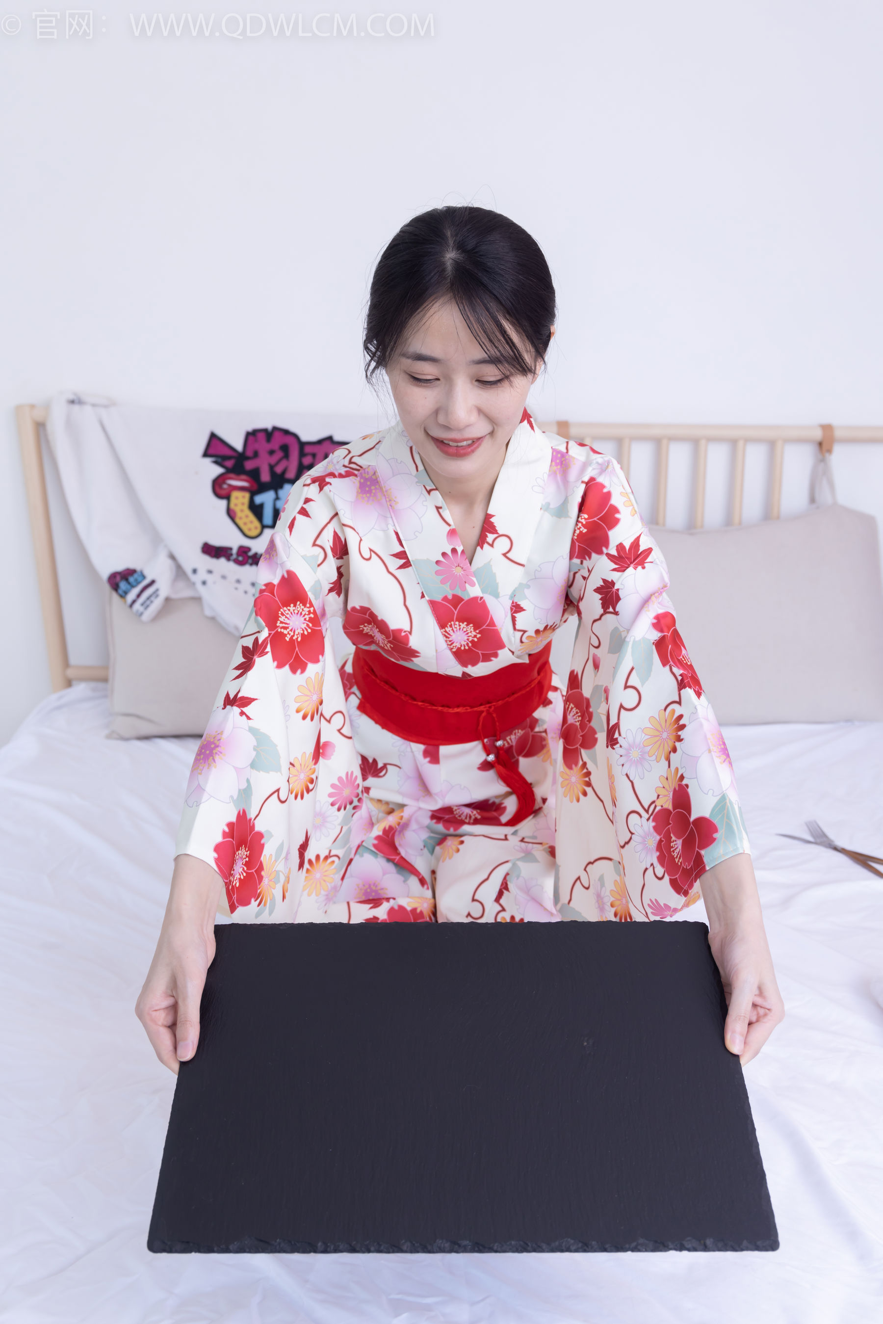 物恋传媒 No.2385 菜菜 - 木屐、短白丝、裸足、和服浴衣、裸足 - 图片07