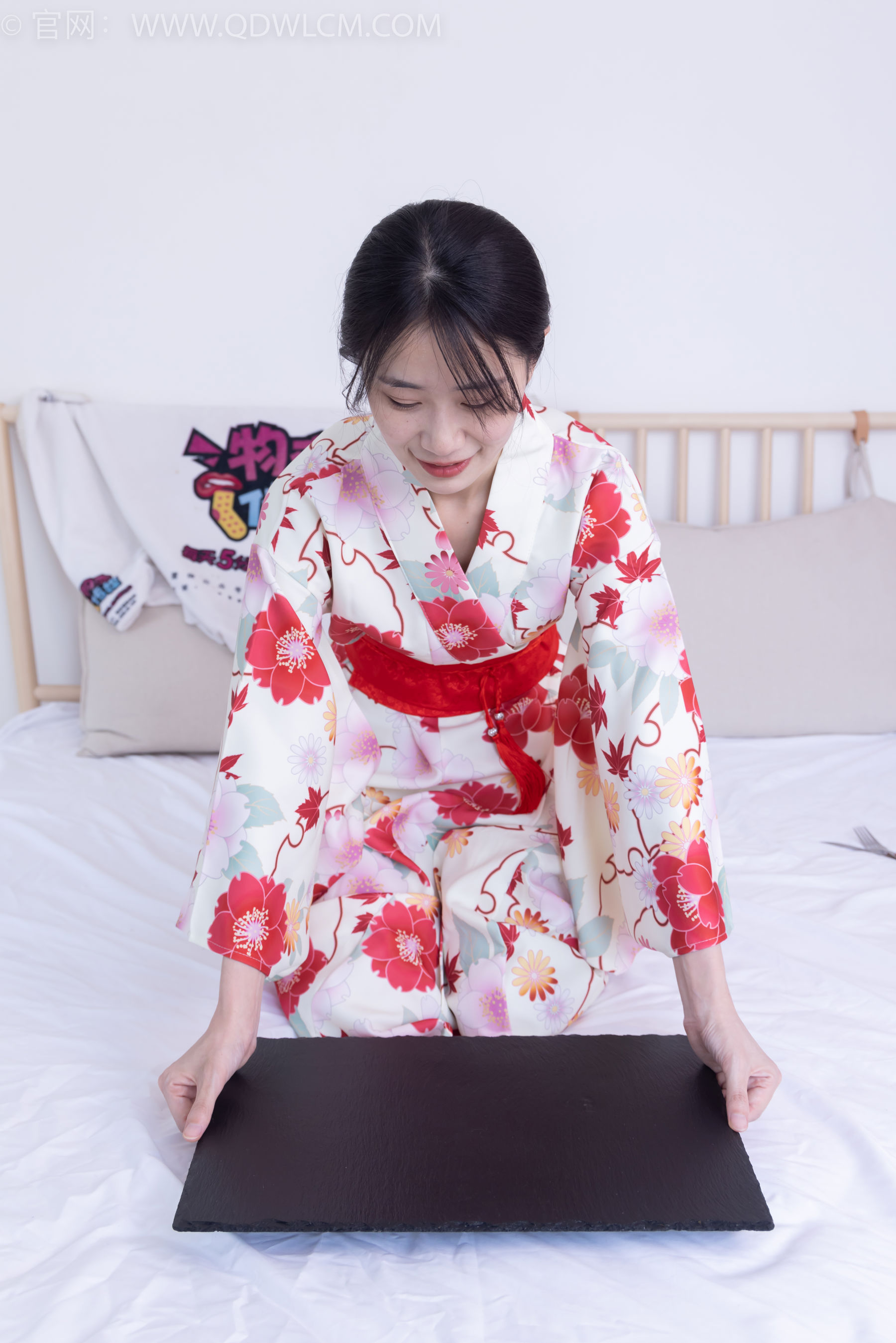 物恋传媒 No.2385 菜菜 - 木屐、短白丝、裸足、和服浴衣、裸足 - 图片08