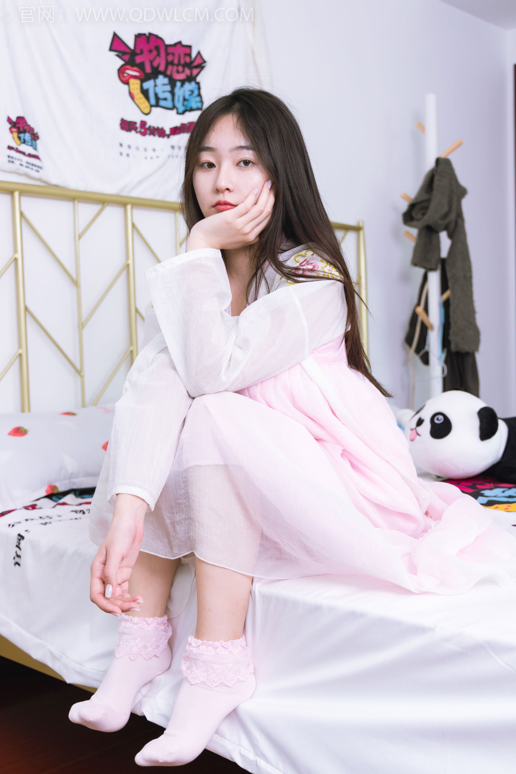 物恋传媒 No.2397 美兔 - 汉服、布鞋、粉色棉袜 - 图片06