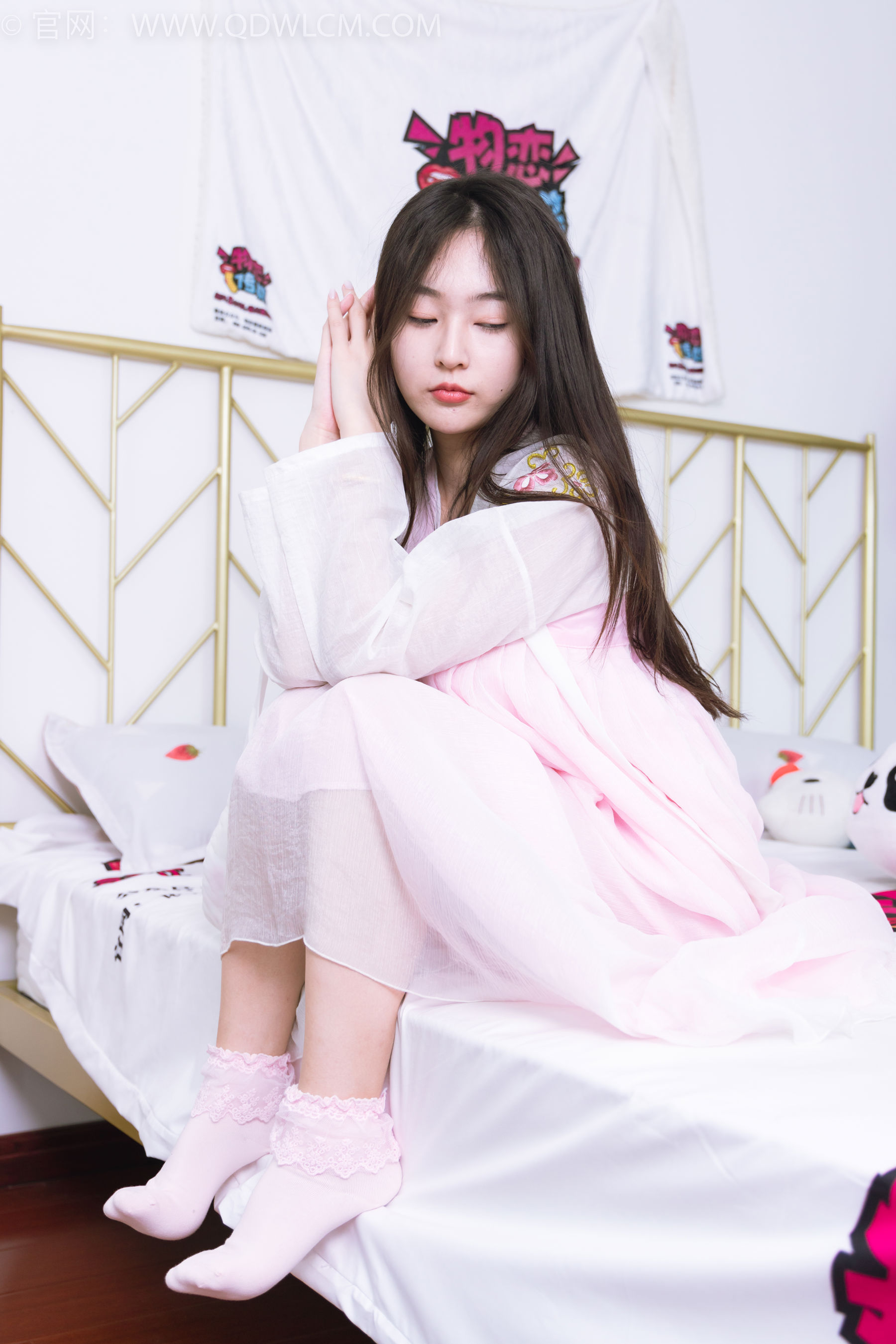 物恋传媒 No.2397 美兔 - 汉服、布鞋、粉色棉袜 - 图片09
