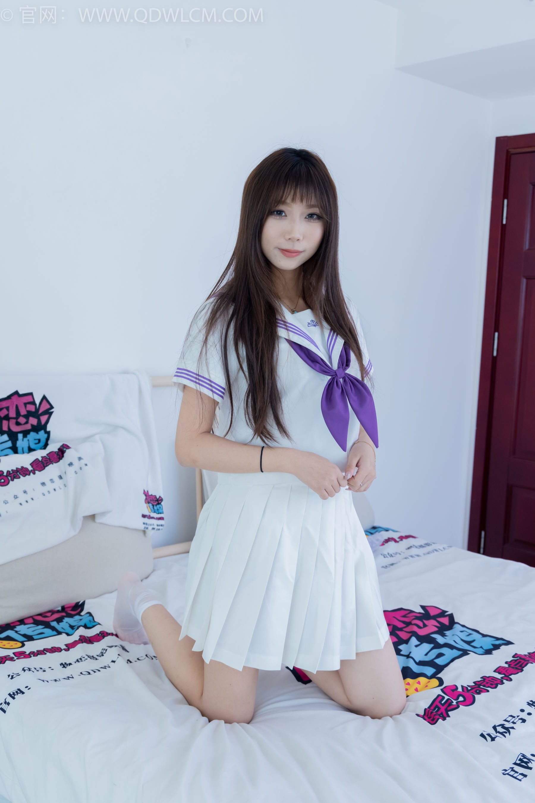 物恋传媒 No.2427 泡泡 - JK制服、皮鞋、短白丝