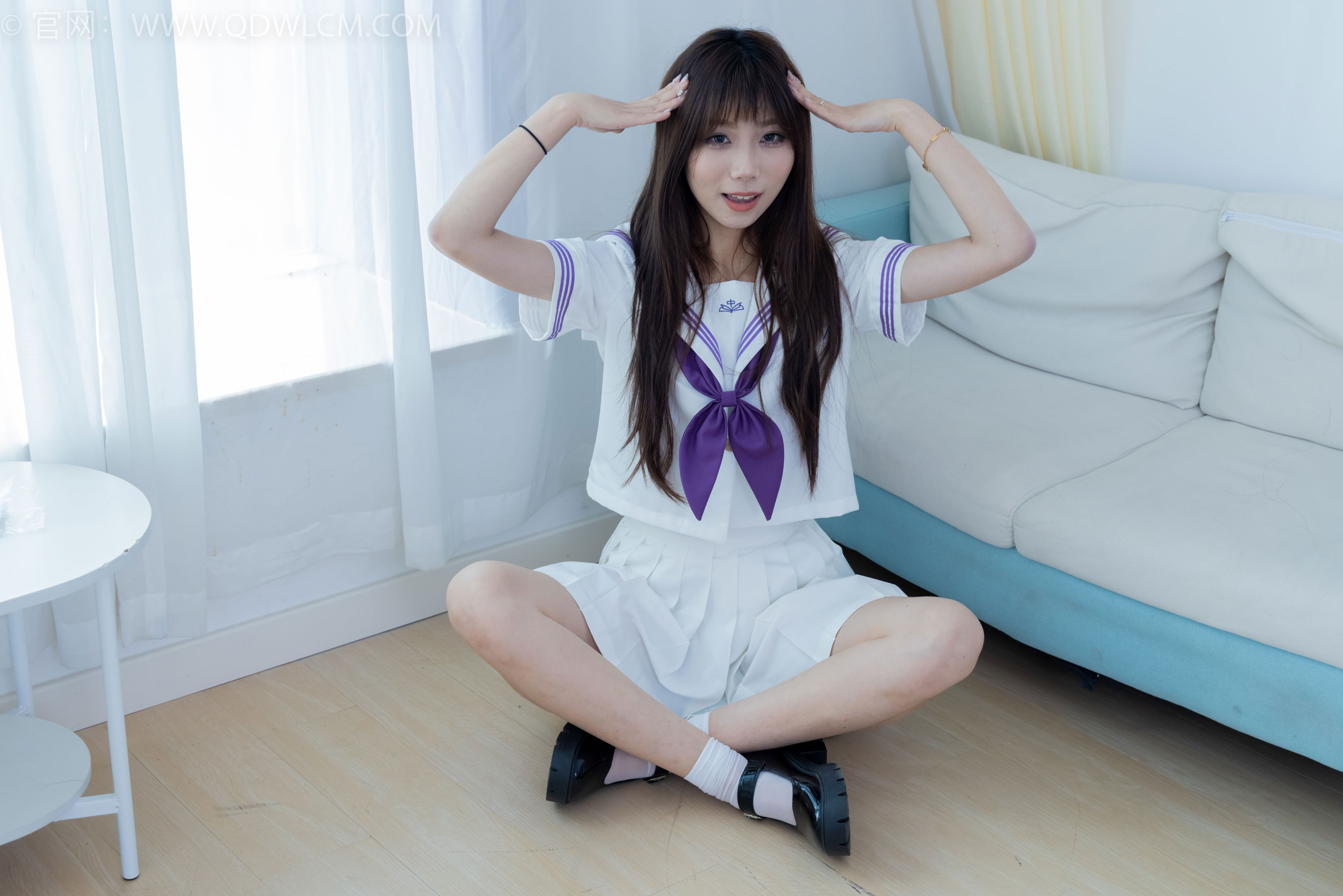 物恋传媒 No.2427 泡泡 - JK制服、皮鞋、短白丝
