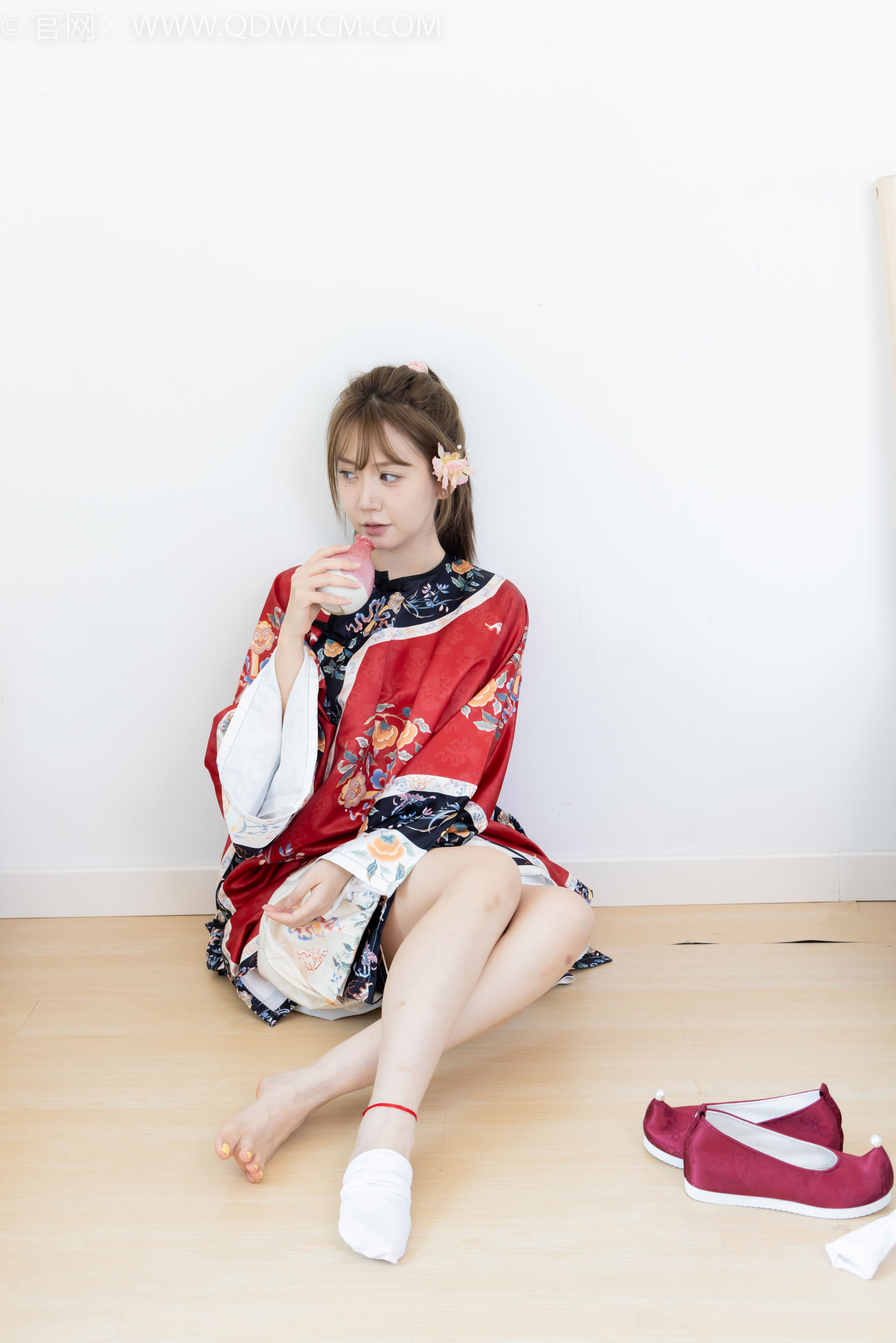 物恋传媒 No.2429 小曦 - 汉服、布鞋、足袋、白棉袜