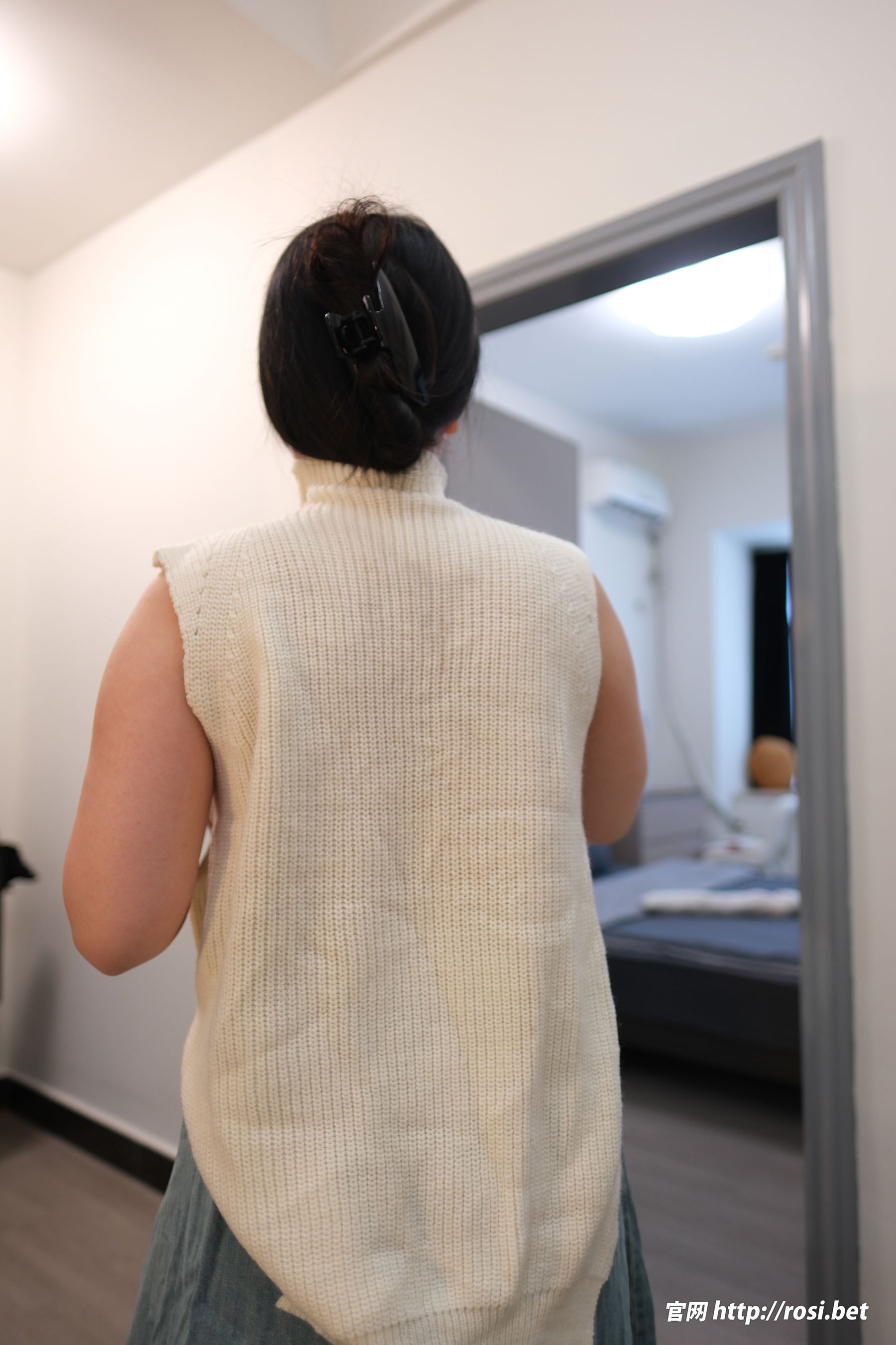 [ROSI写真] 2025.10.13 NO.5061