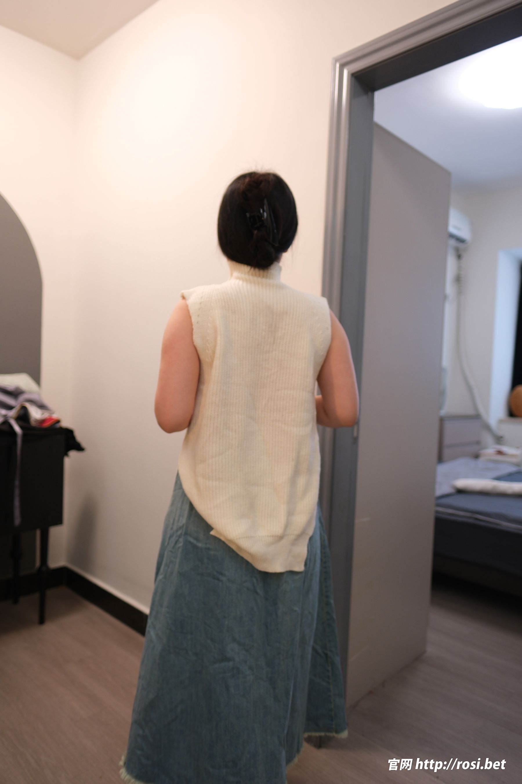 [ROSI写真] 2025.10.13 NO.5061