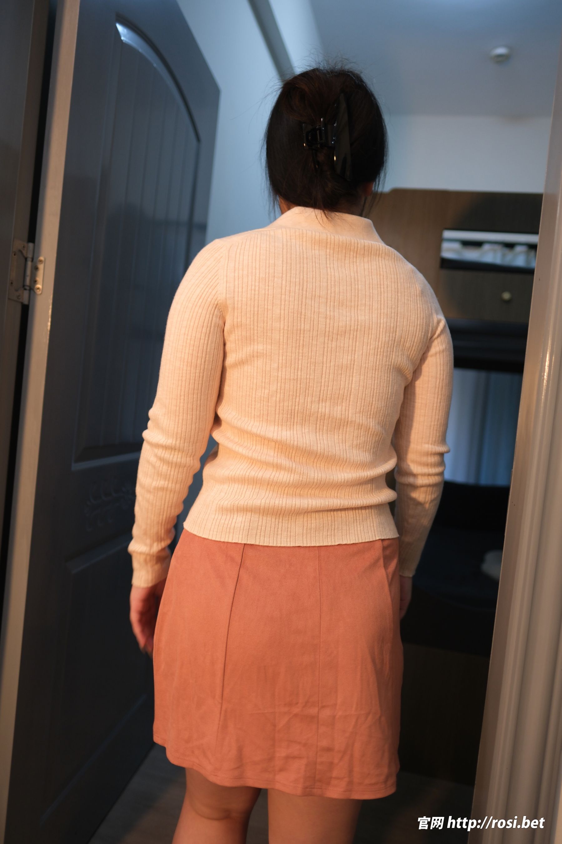 [ROSI写真] 2025.10.23 NO.5071