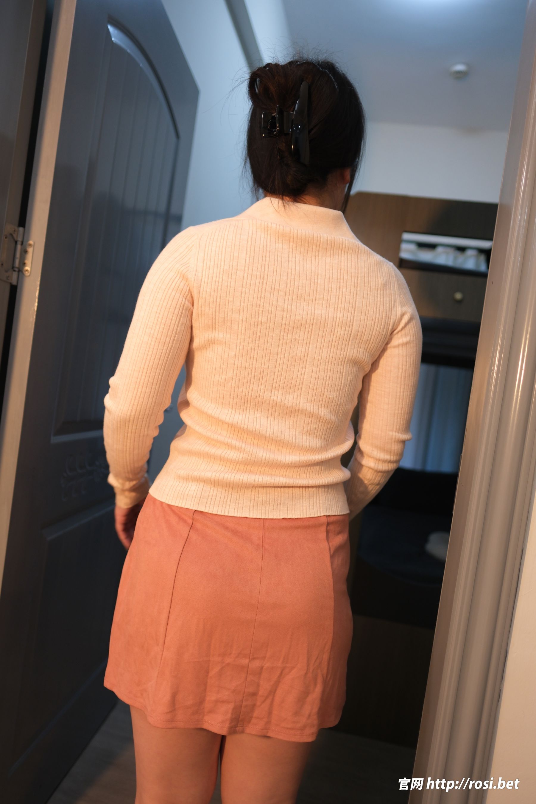 [ROSI写真] 2025.10.23 NO.5071